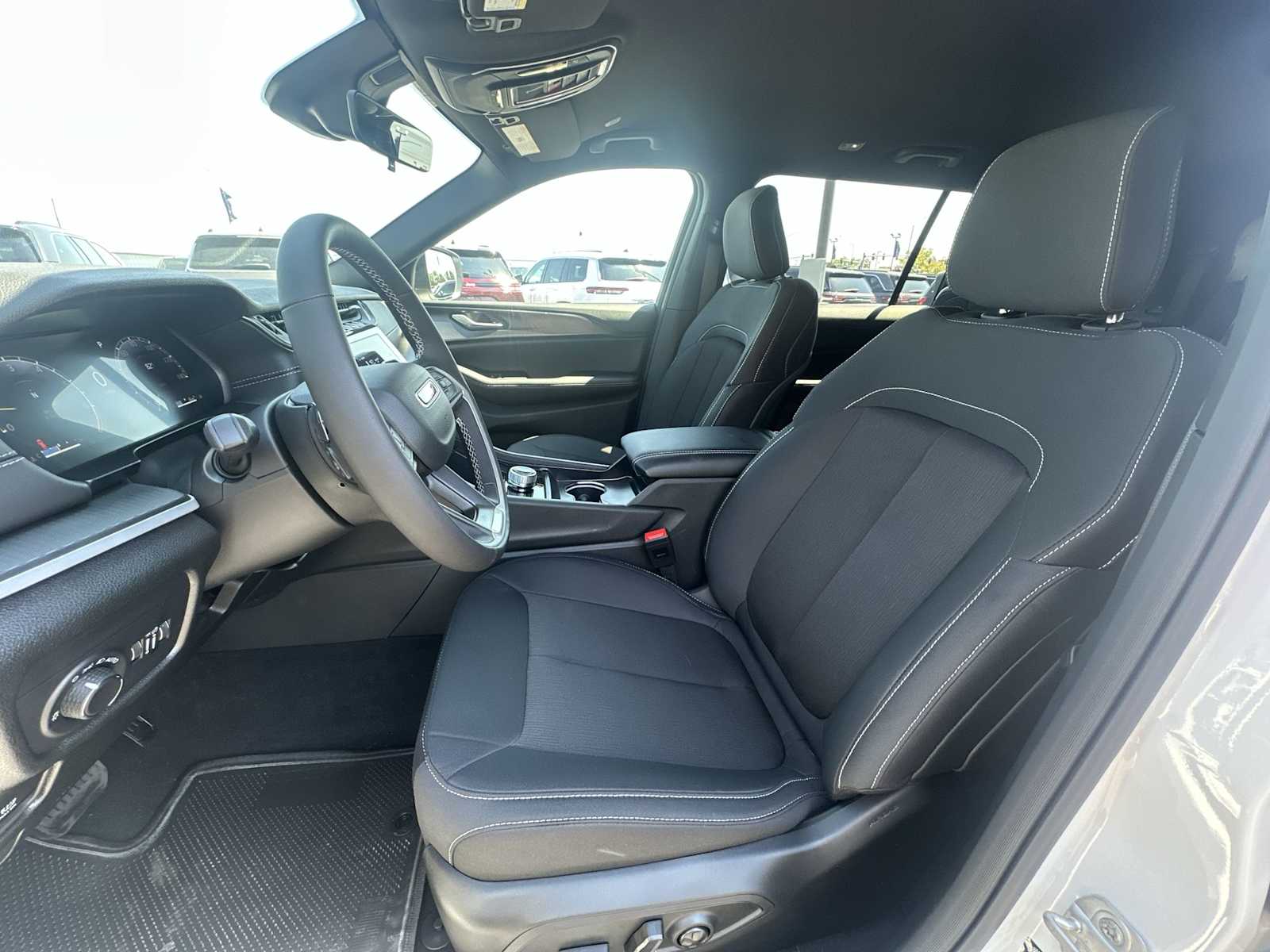 Thumbnail: 2025 Jeep Grand Cherokee - 13