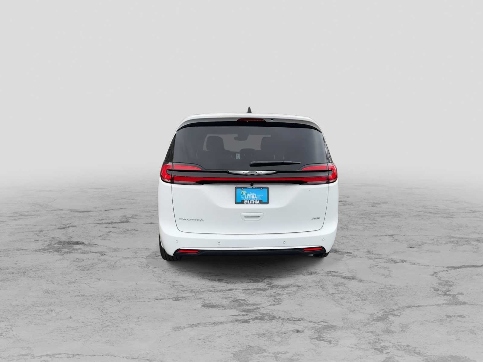 Thumbnail: 2026 Chrysler Pacifica - 7