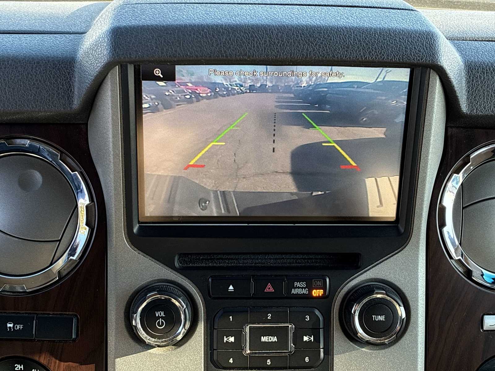 Thumbnail: 2015 Ford F-350 - 21