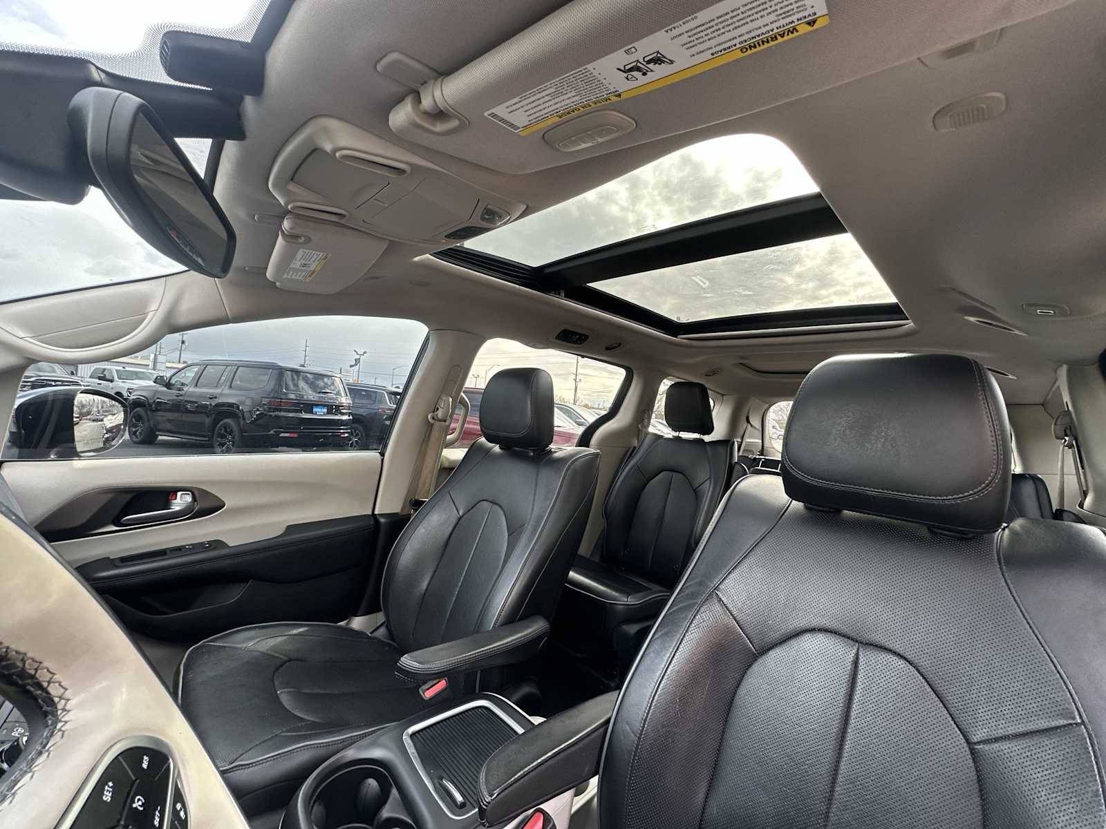 Thumbnail: 2018 Chrysler Pacifica - 16