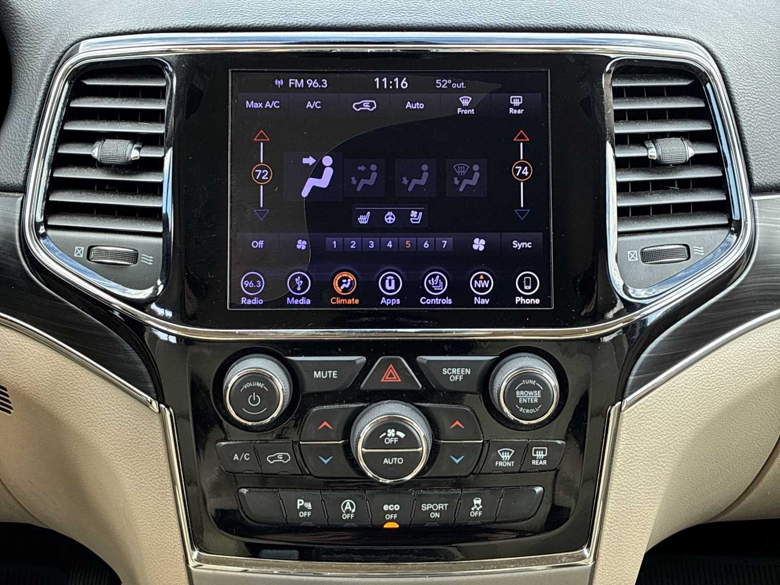 Thumbnail: 2019 Jeep Grand Cherokee - 17