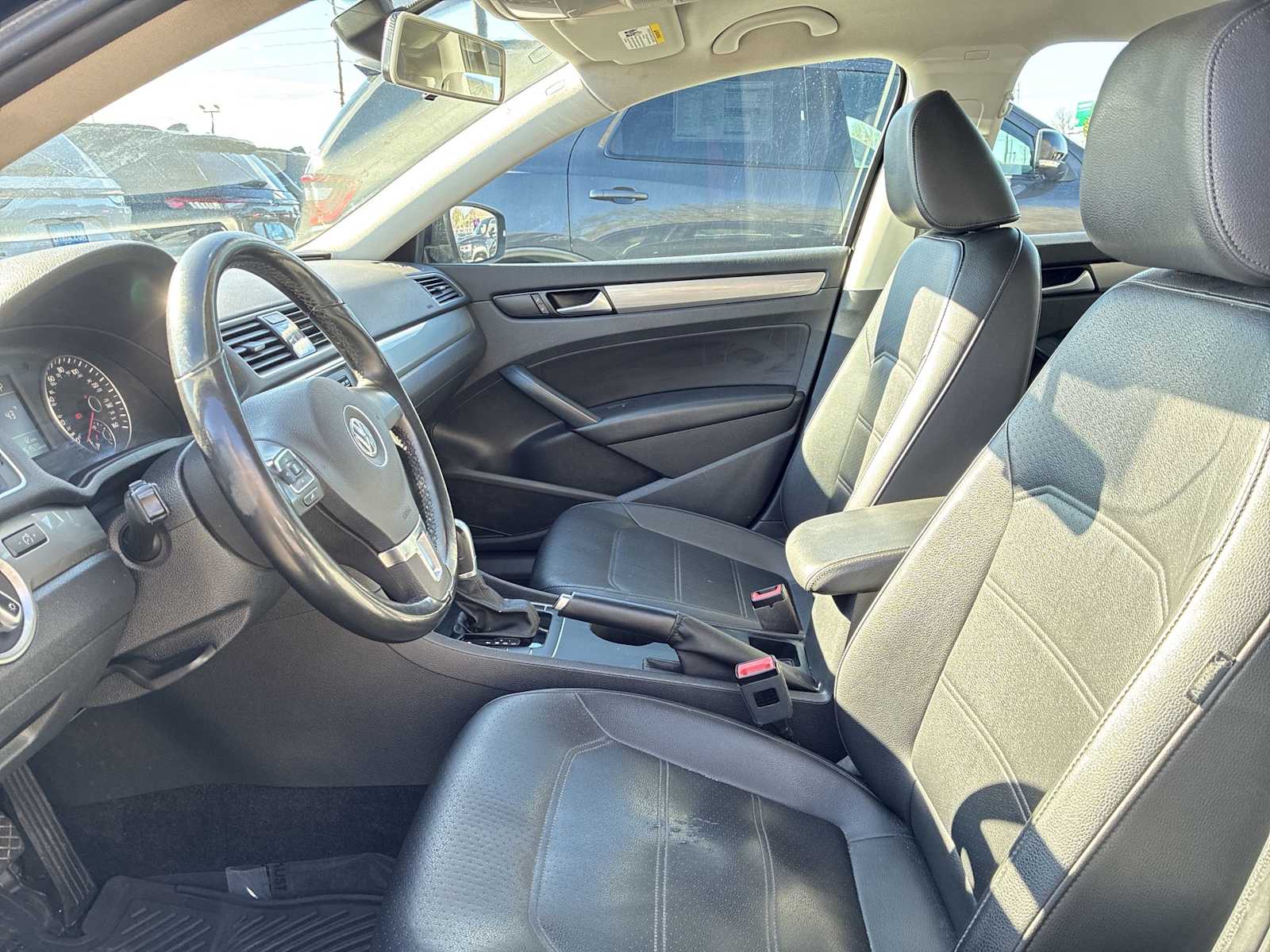 Thumbnail: 2015 Volkswagen Passat - 13