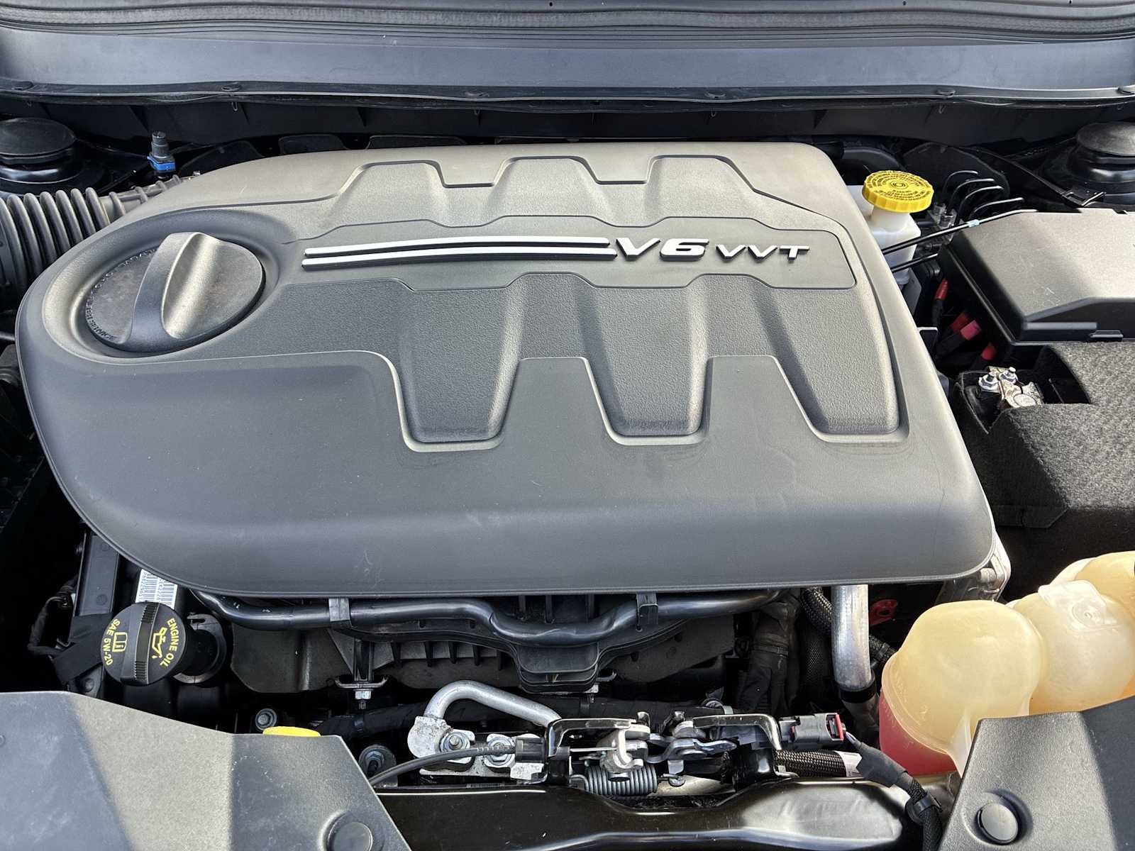 Thumbnail: 2019 Jeep Cherokee - 17