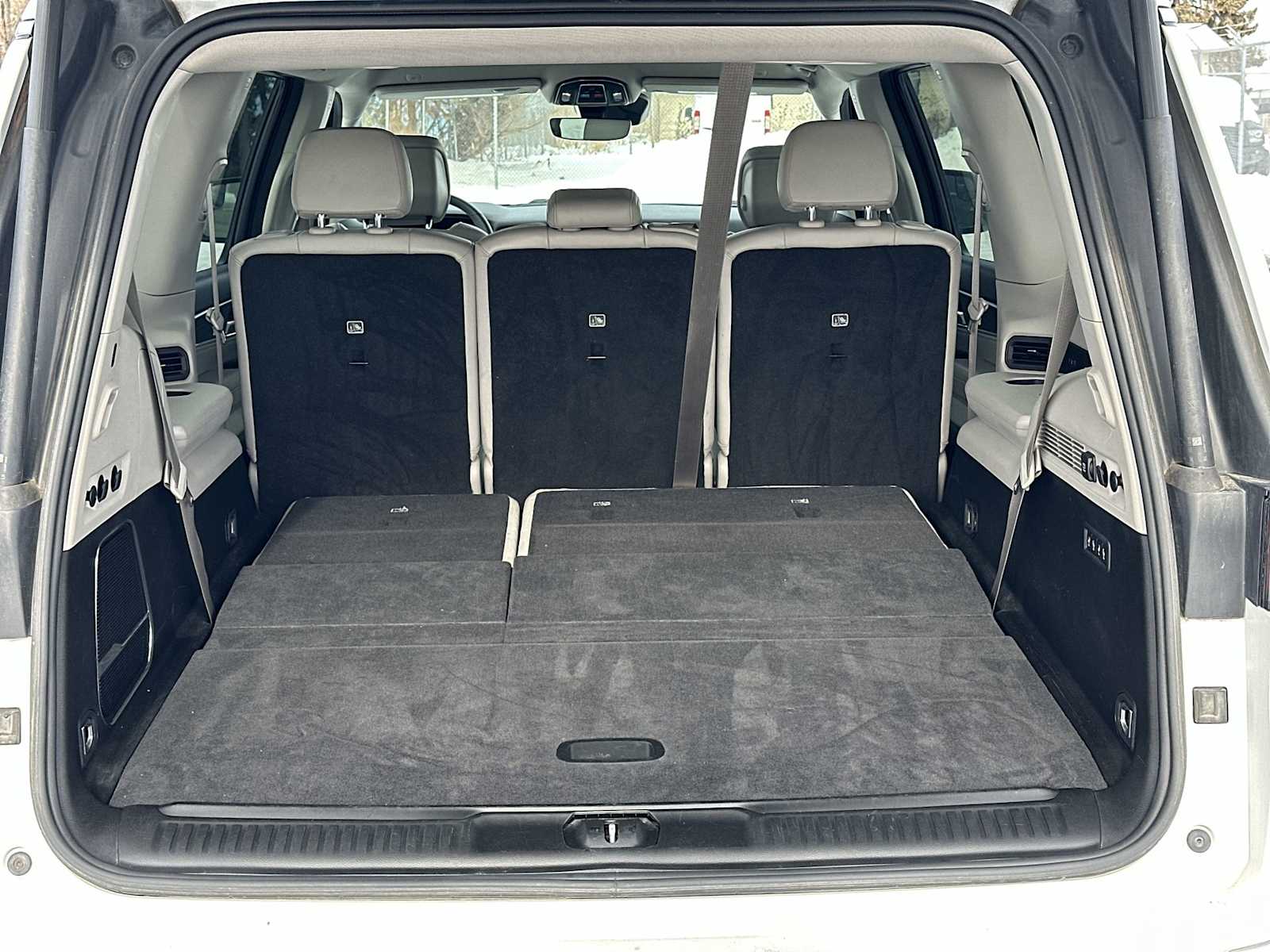 Thumbnail: 2023 Jeep Wagoneer - 19