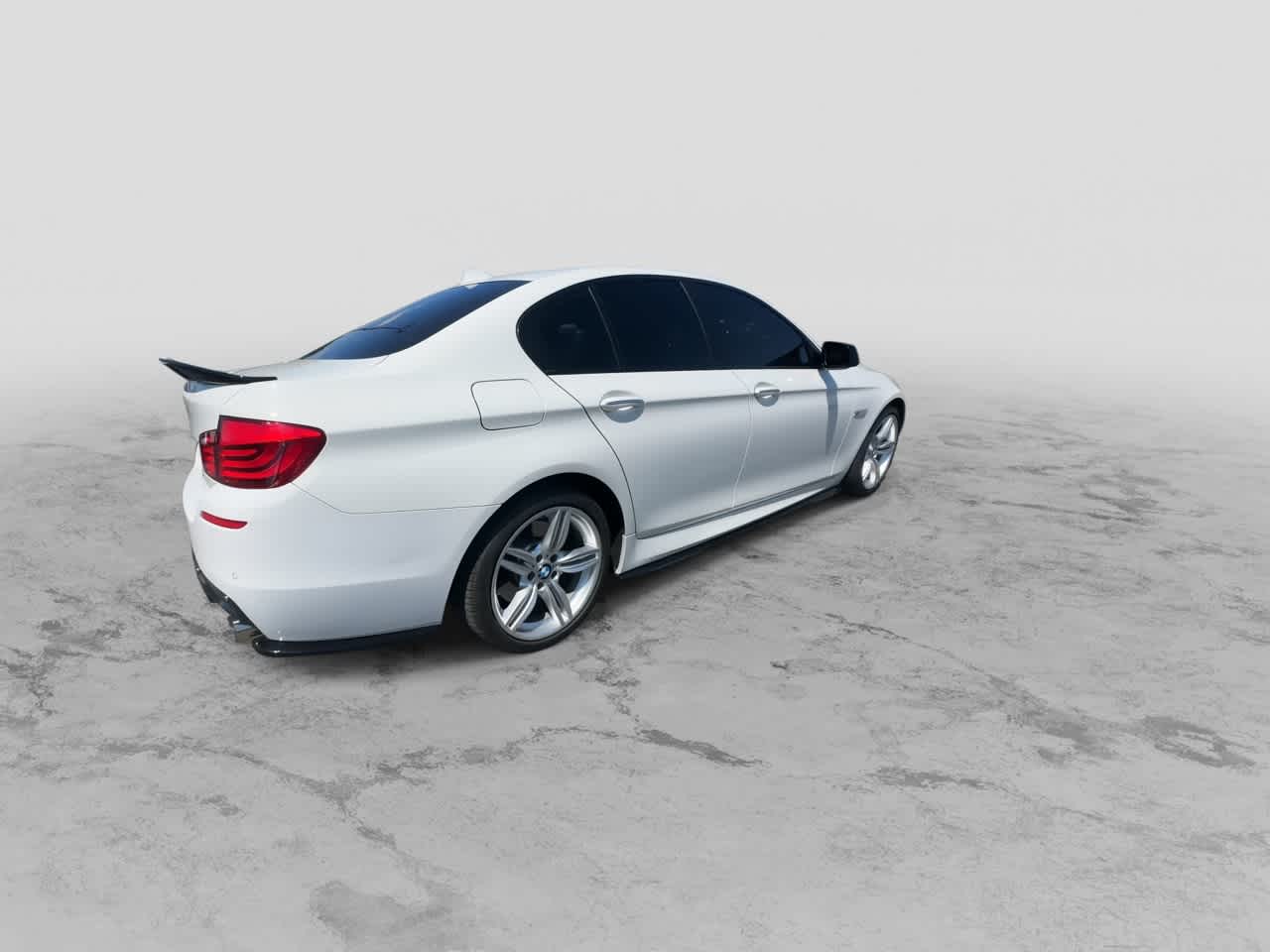 Thumbnail: 2012 BMW 5 Series - 8