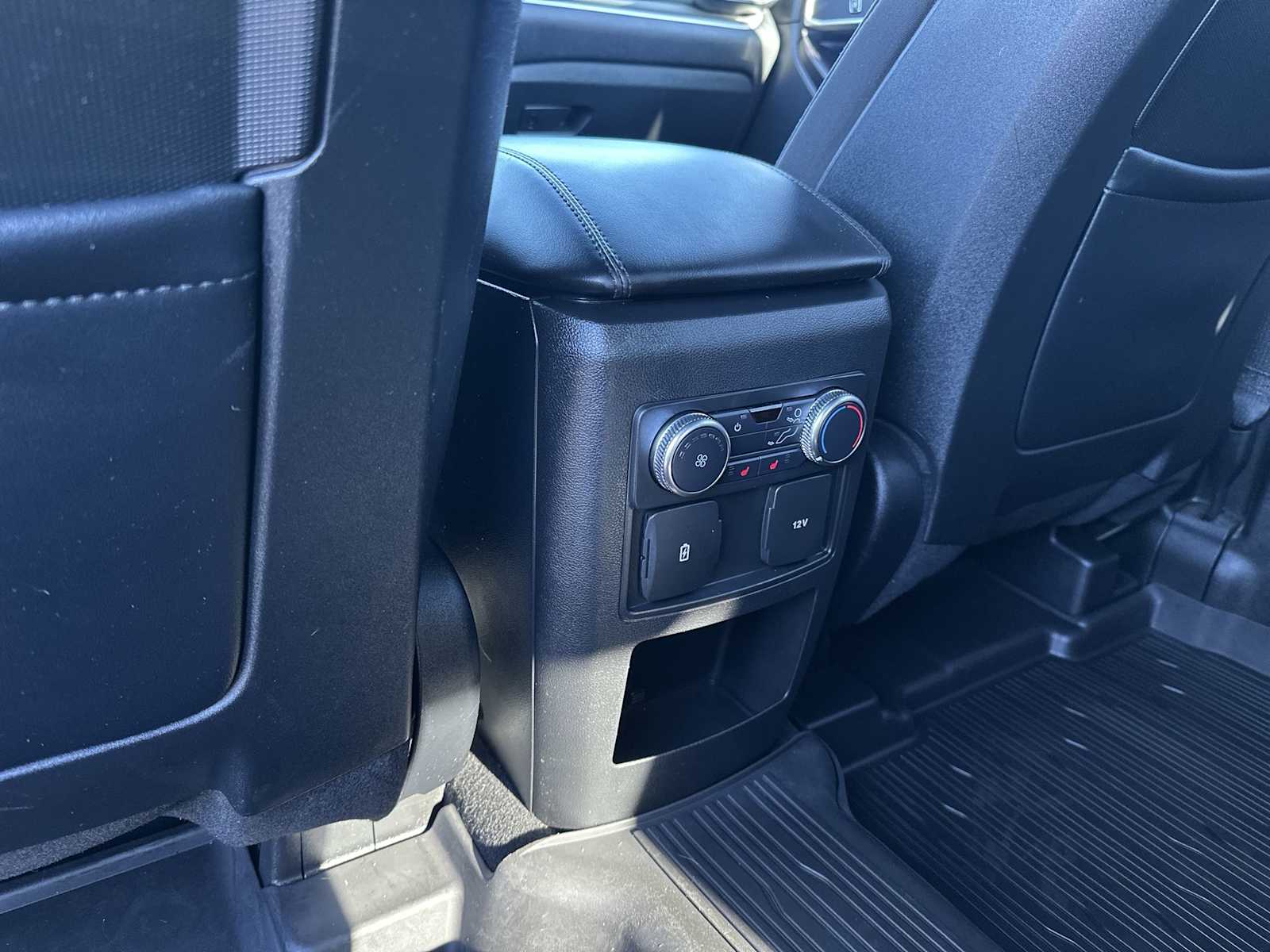 Thumbnail: 2020 Ford Explorer - 20