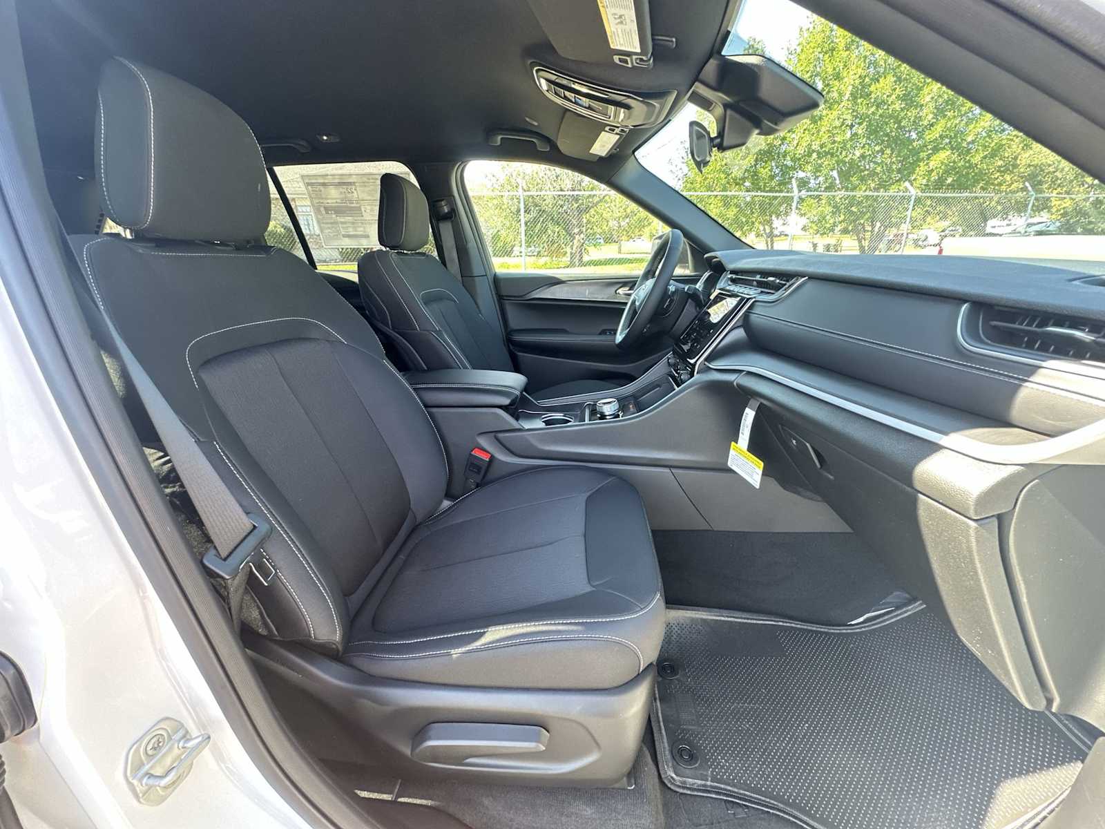 Thumbnail: 2025 Jeep Grand Cherokee - 23