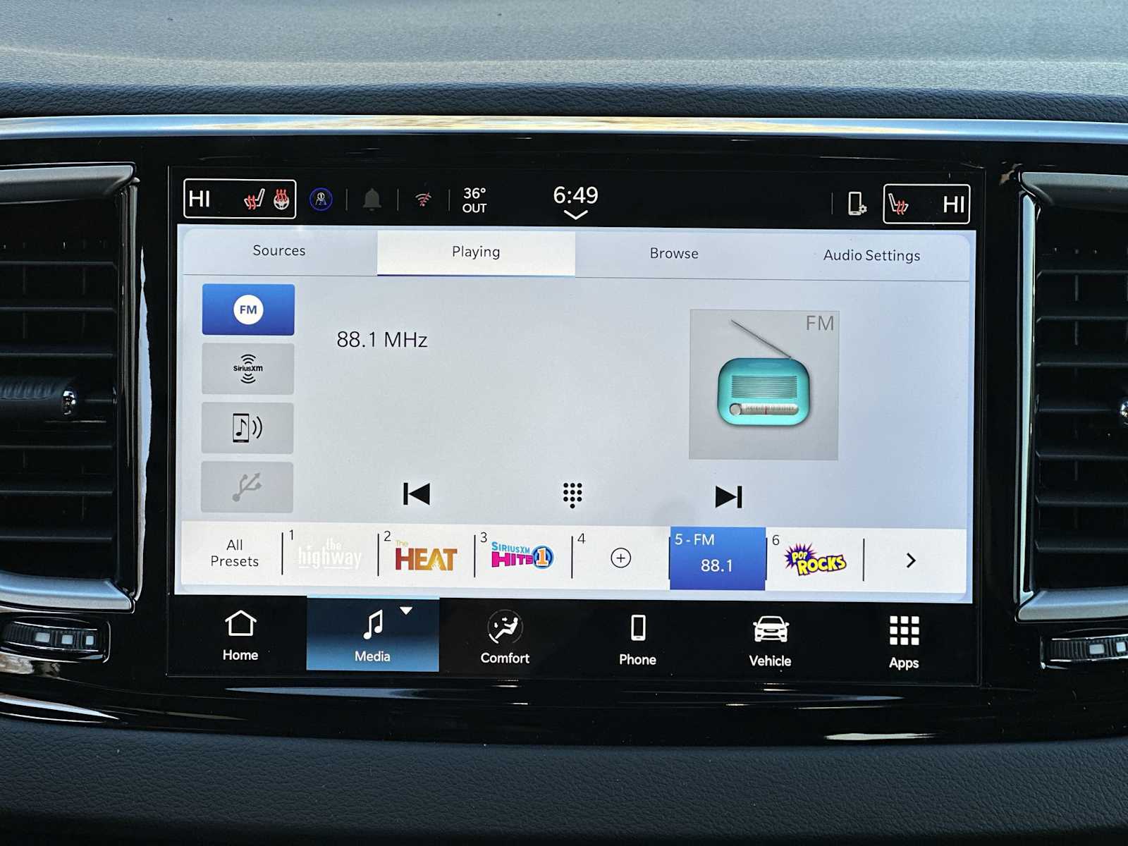 Thumbnail: 2026 Chrysler Voyager - 12