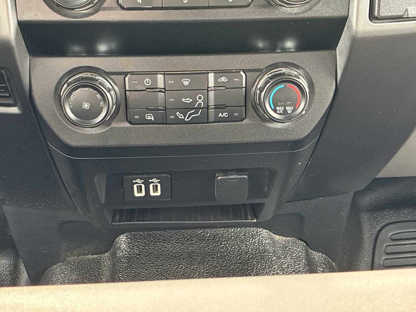 Thumbnail: 2019 Ford F-350 - 16