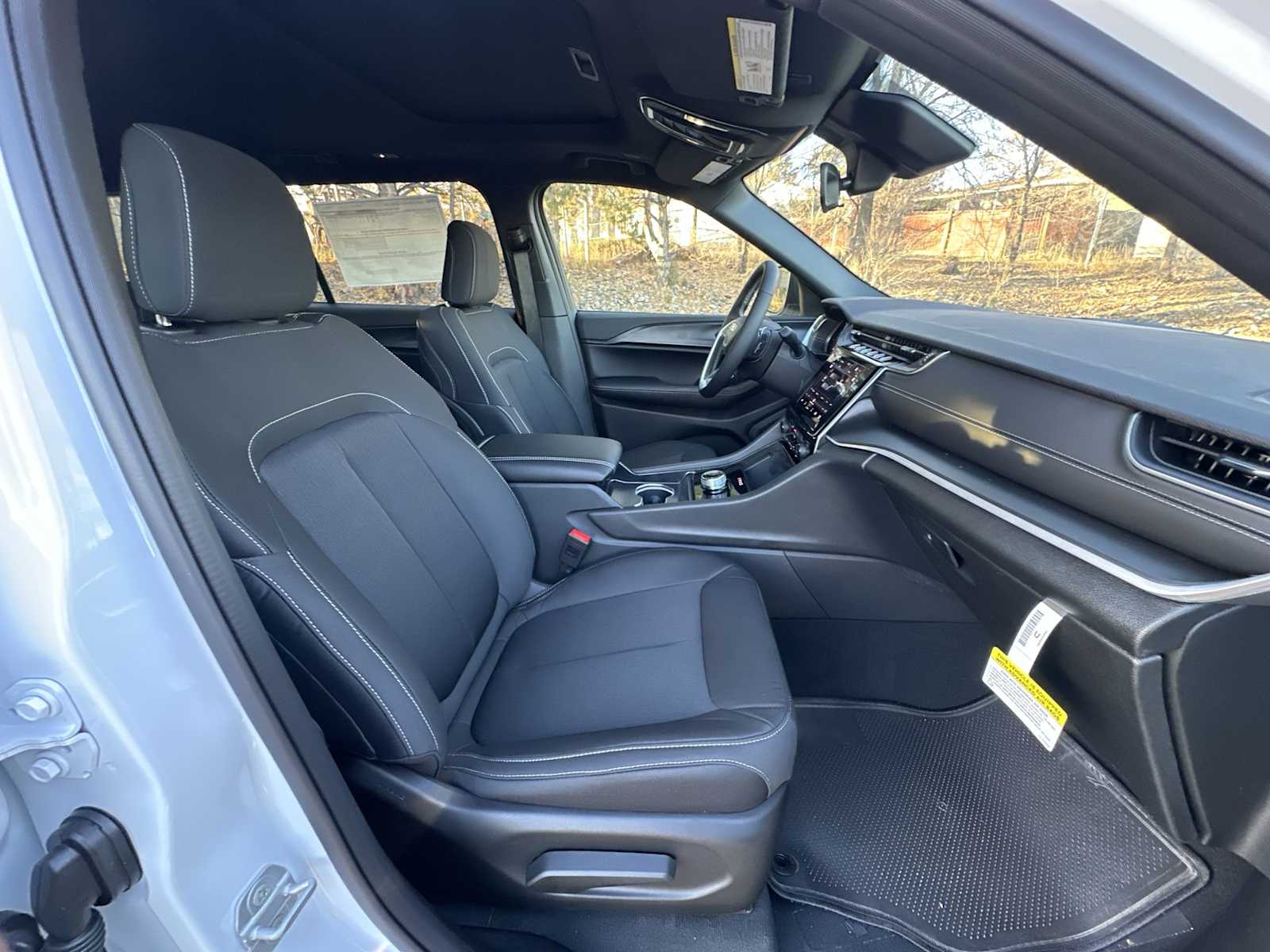 Thumbnail: 2025 Jeep Grand Cherokee - 25