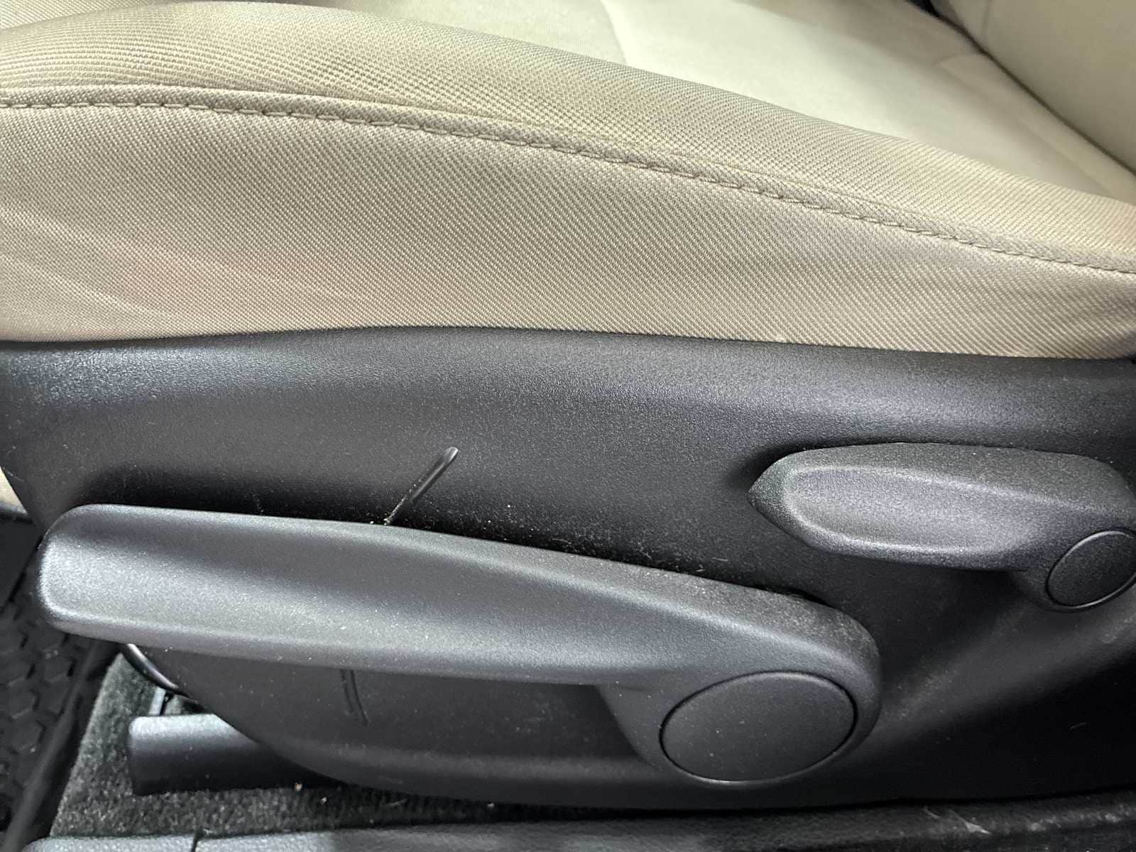 Thumbnail: 2015 Jeep Cherokee - 14