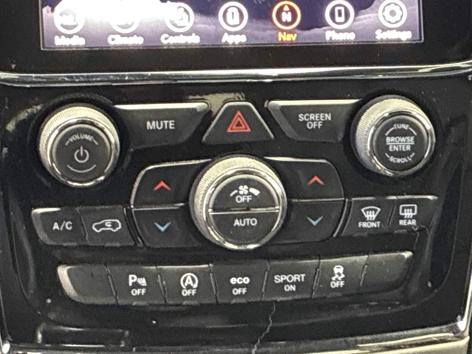 Thumbnail: 2021 Jeep Grand Cherokee - 16