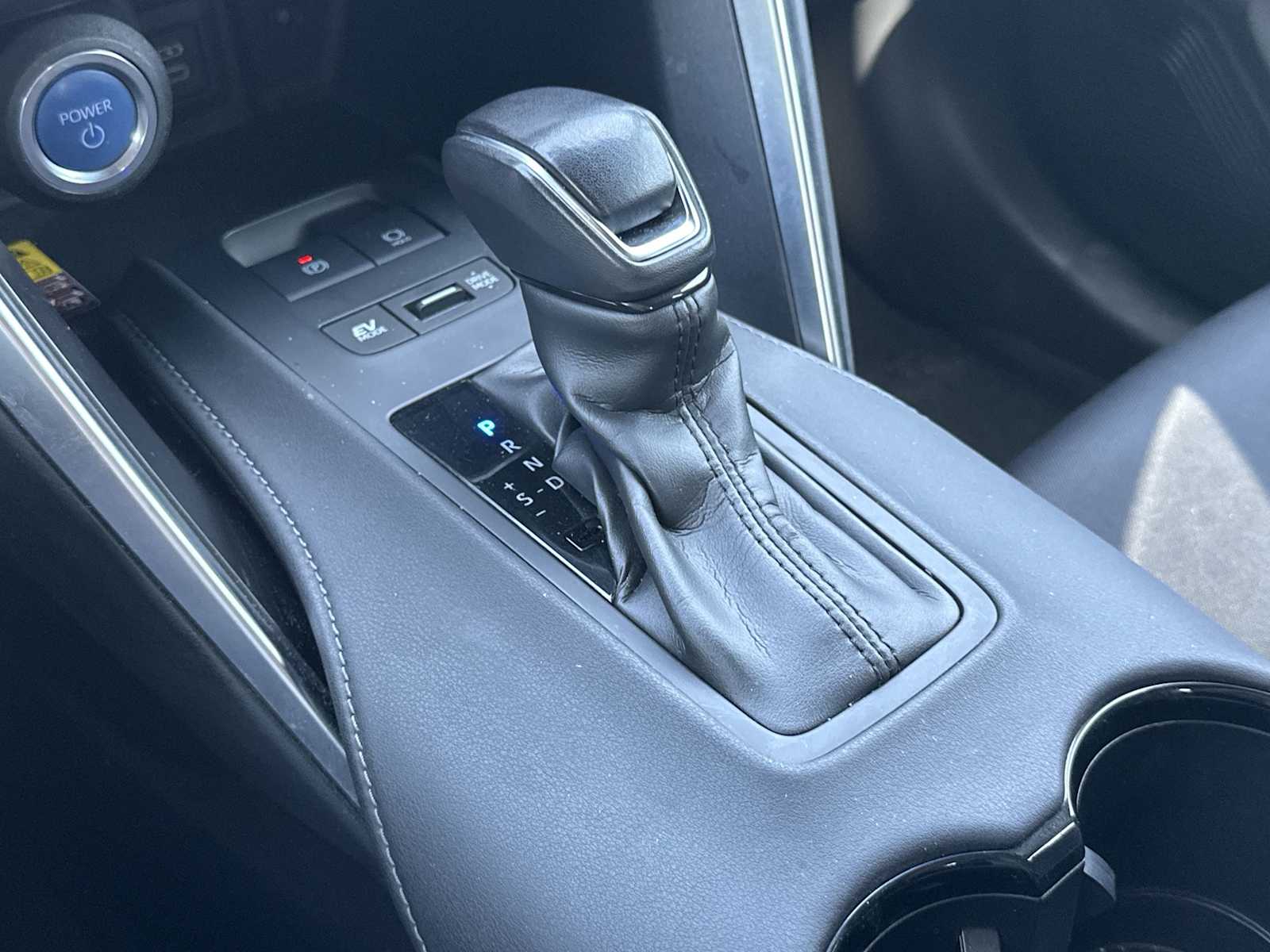 Thumbnail: 2023 Toyota Venza - 19