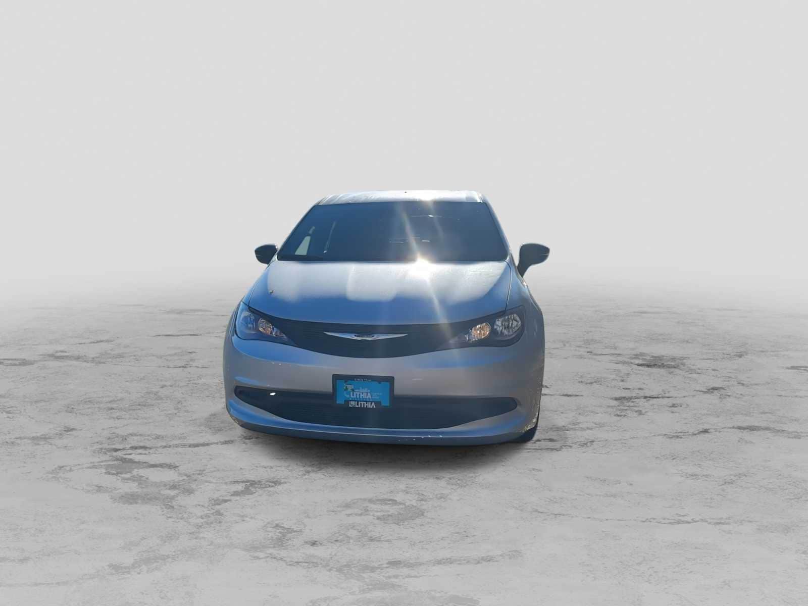 Thumbnail: 2026 Chrysler Voyager - 3