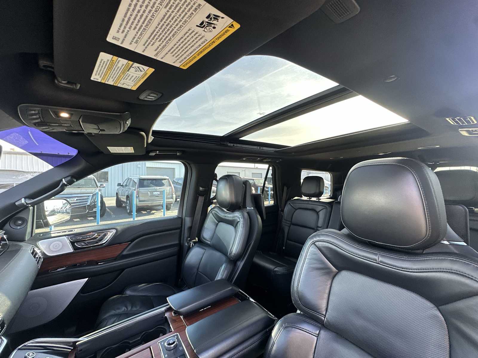 Thumbnail: 2021 Lincoln Navigator - 16