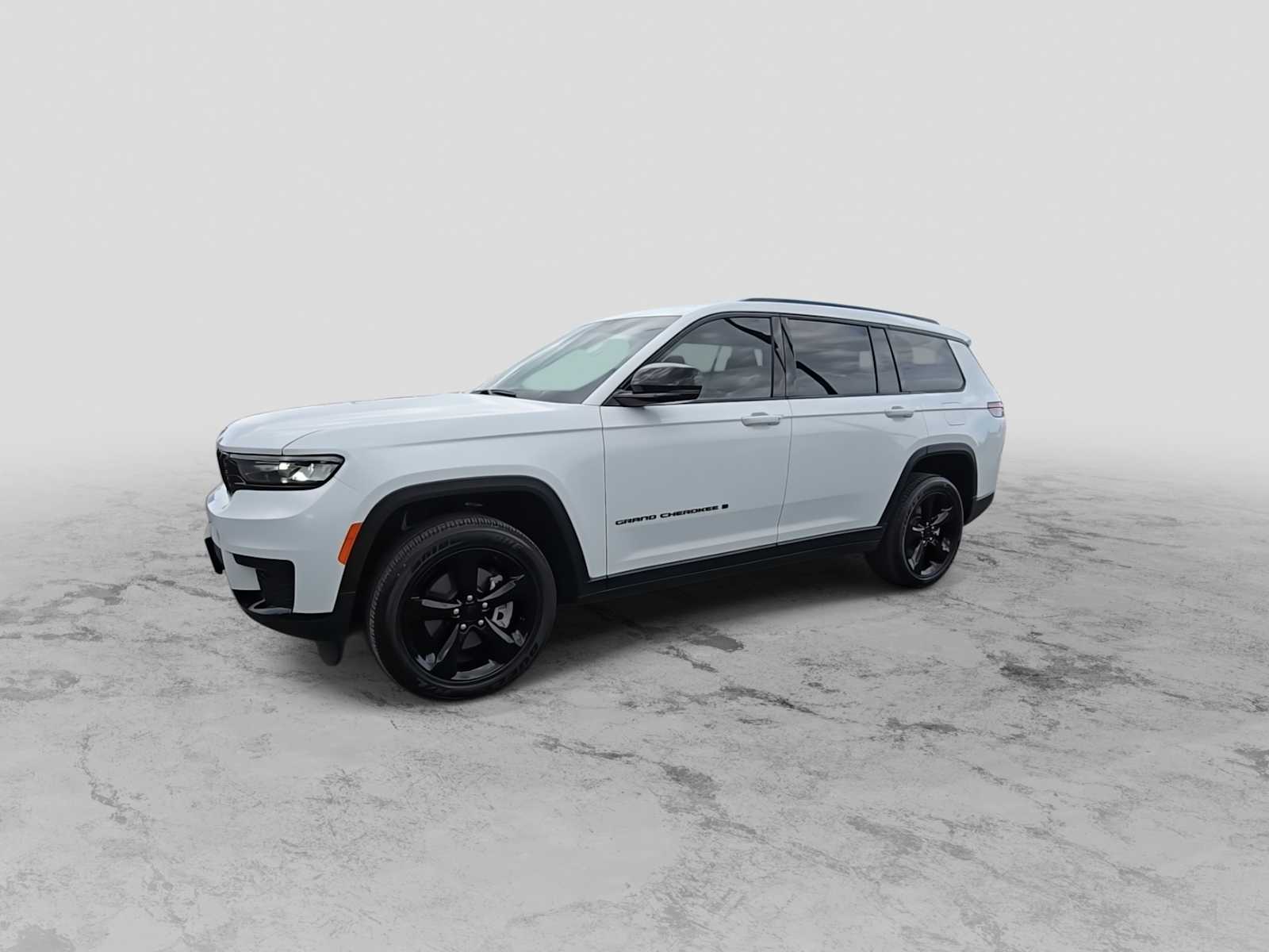 Thumbnail: 2023 Jeep Grand Cherokee - 4