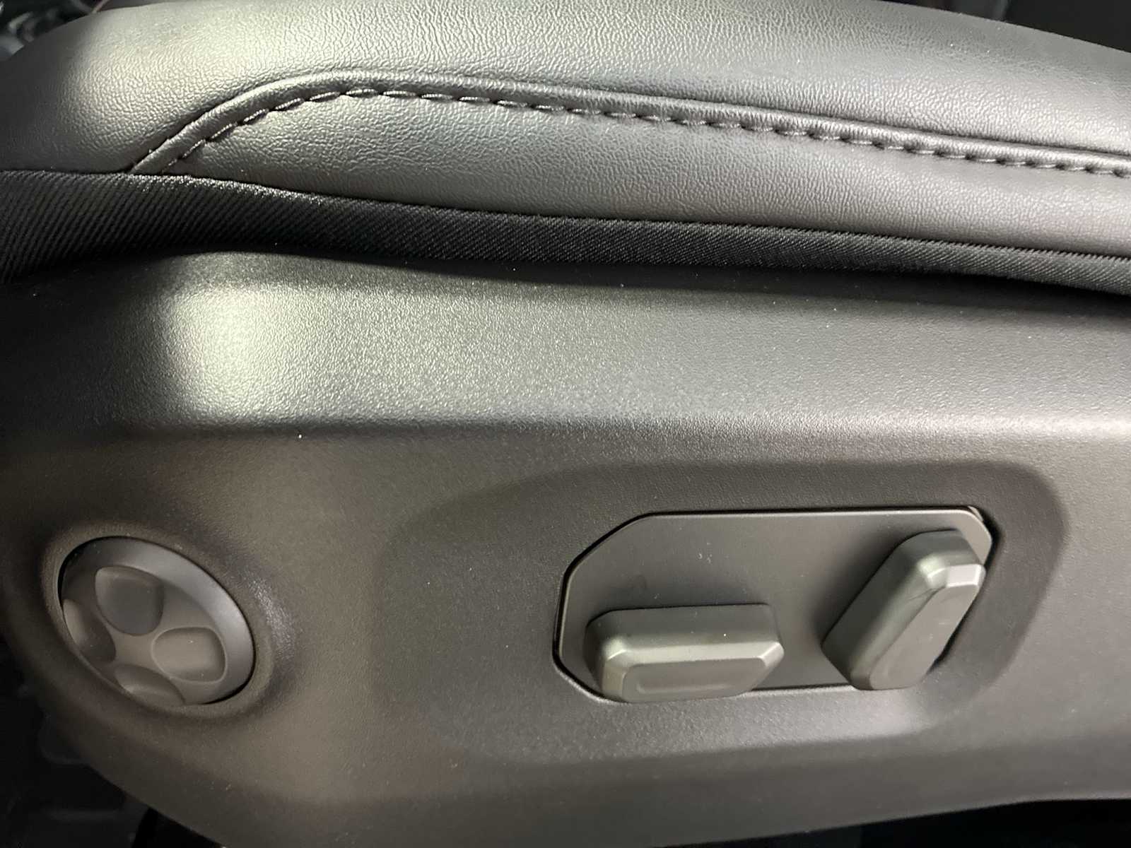 Thumbnail: 2026 Jeep Wrangler - 14