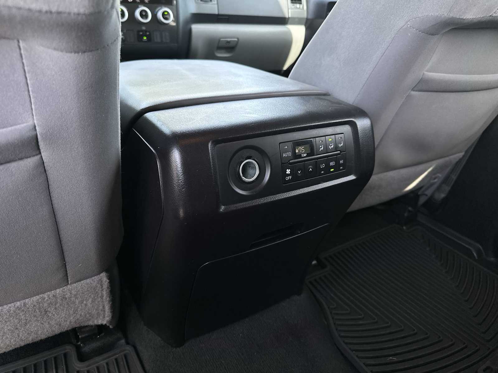 Thumbnail: 2019 Toyota Sequoia - 21