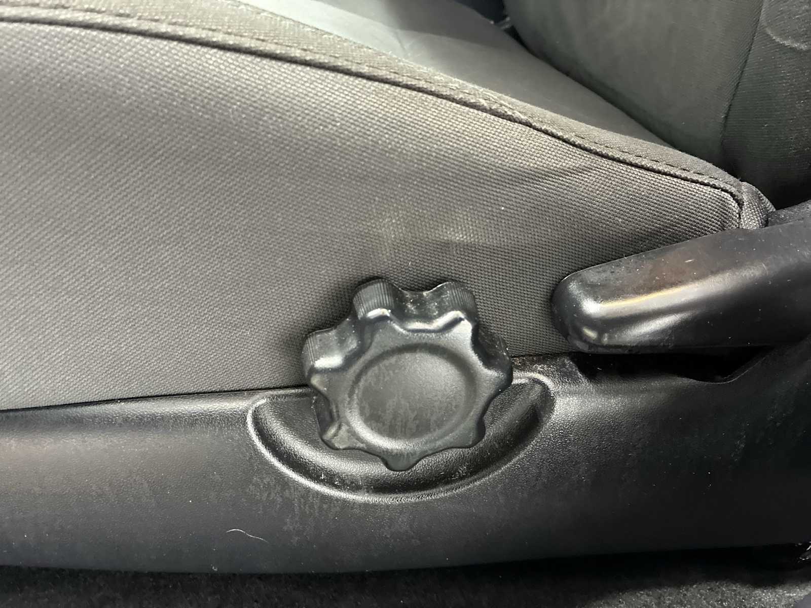 Thumbnail: 2019 Toyota Tacoma - 14