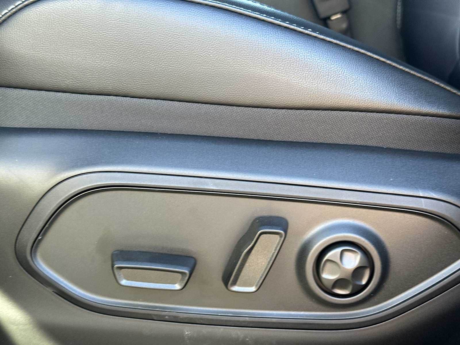 Thumbnail: 2025 Jeep Grand Cherokee - 14