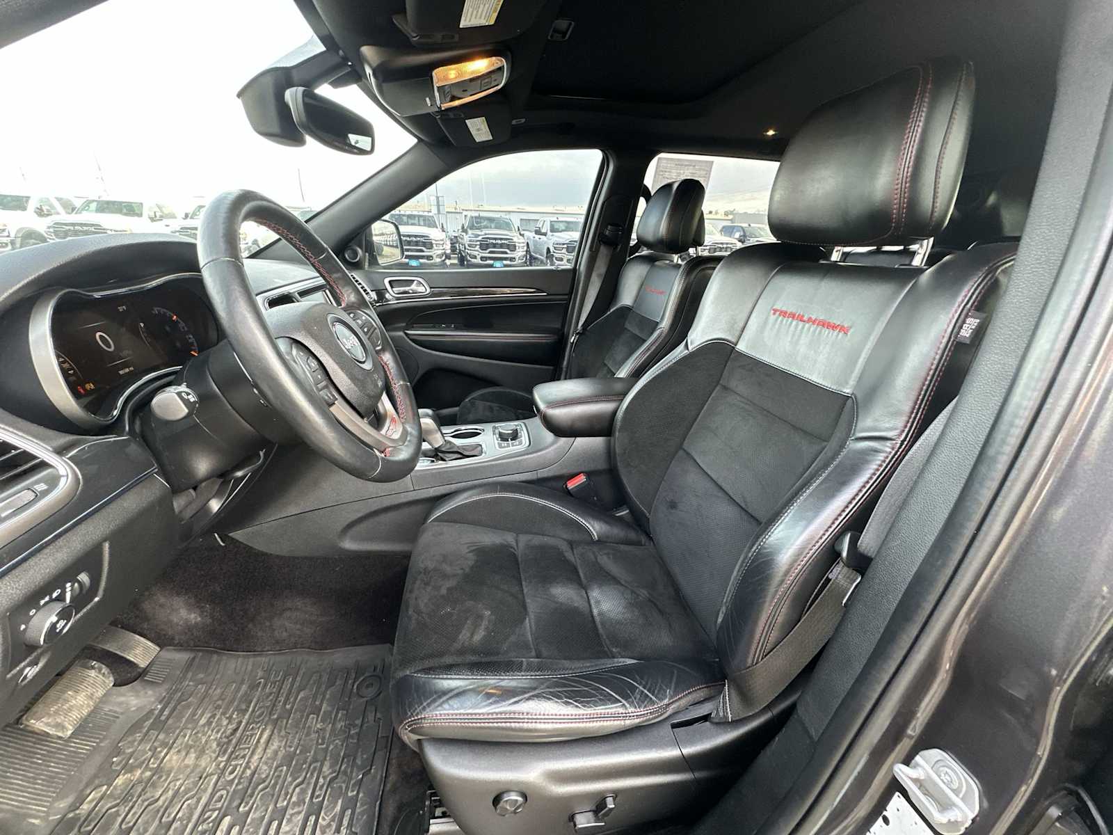 Thumbnail: 2017 Jeep Grand Cherokee - 13