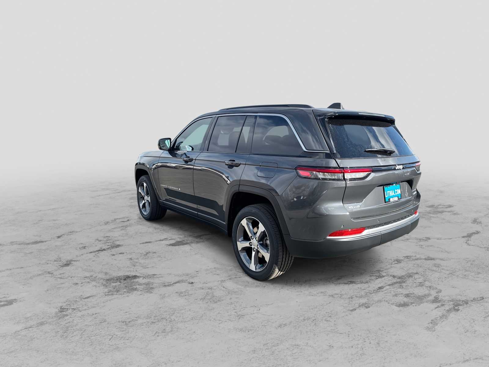 Thumbnail: 2026 Jeep Grand Cherokee - 6