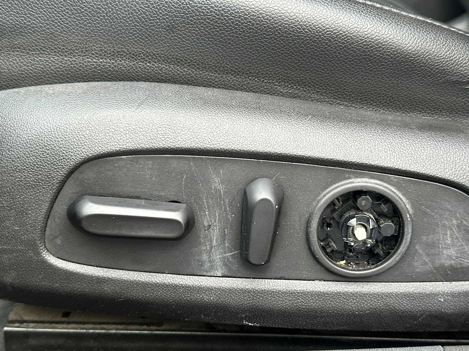 Thumbnail: 2016 Chevrolet Malibu - 14