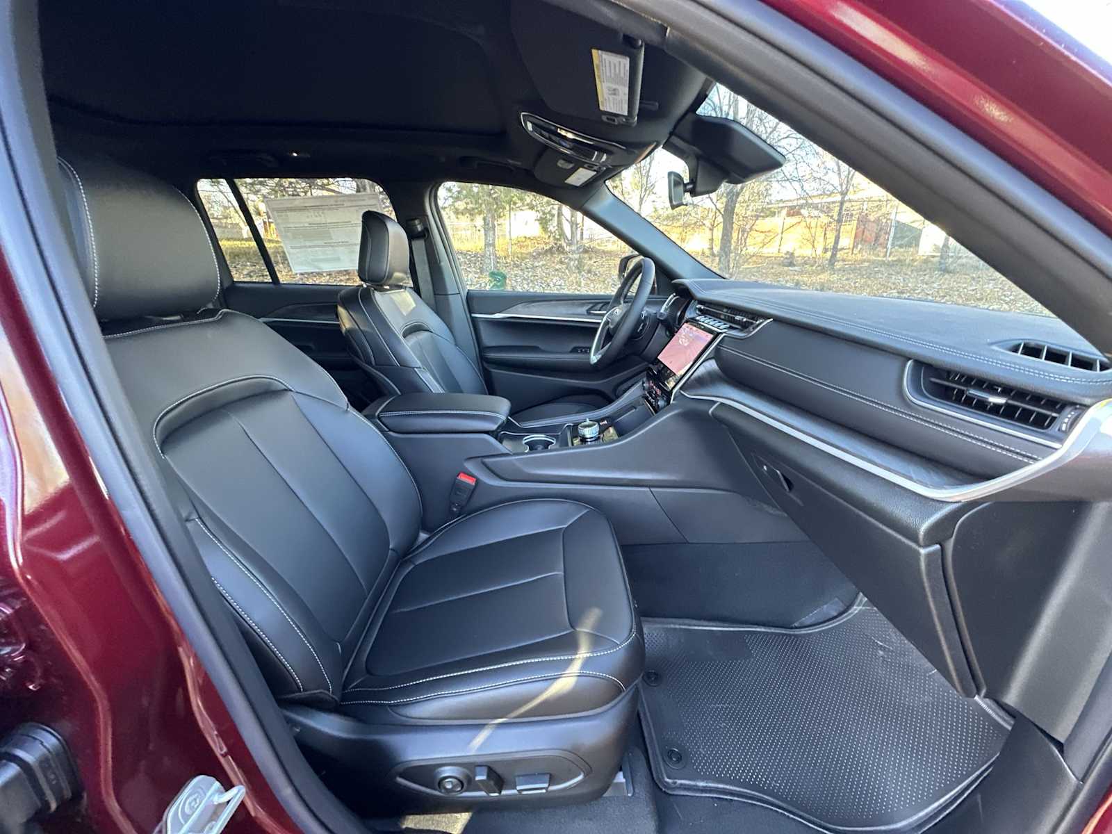 Thumbnail: 2025 Jeep Grand Cherokee - 25