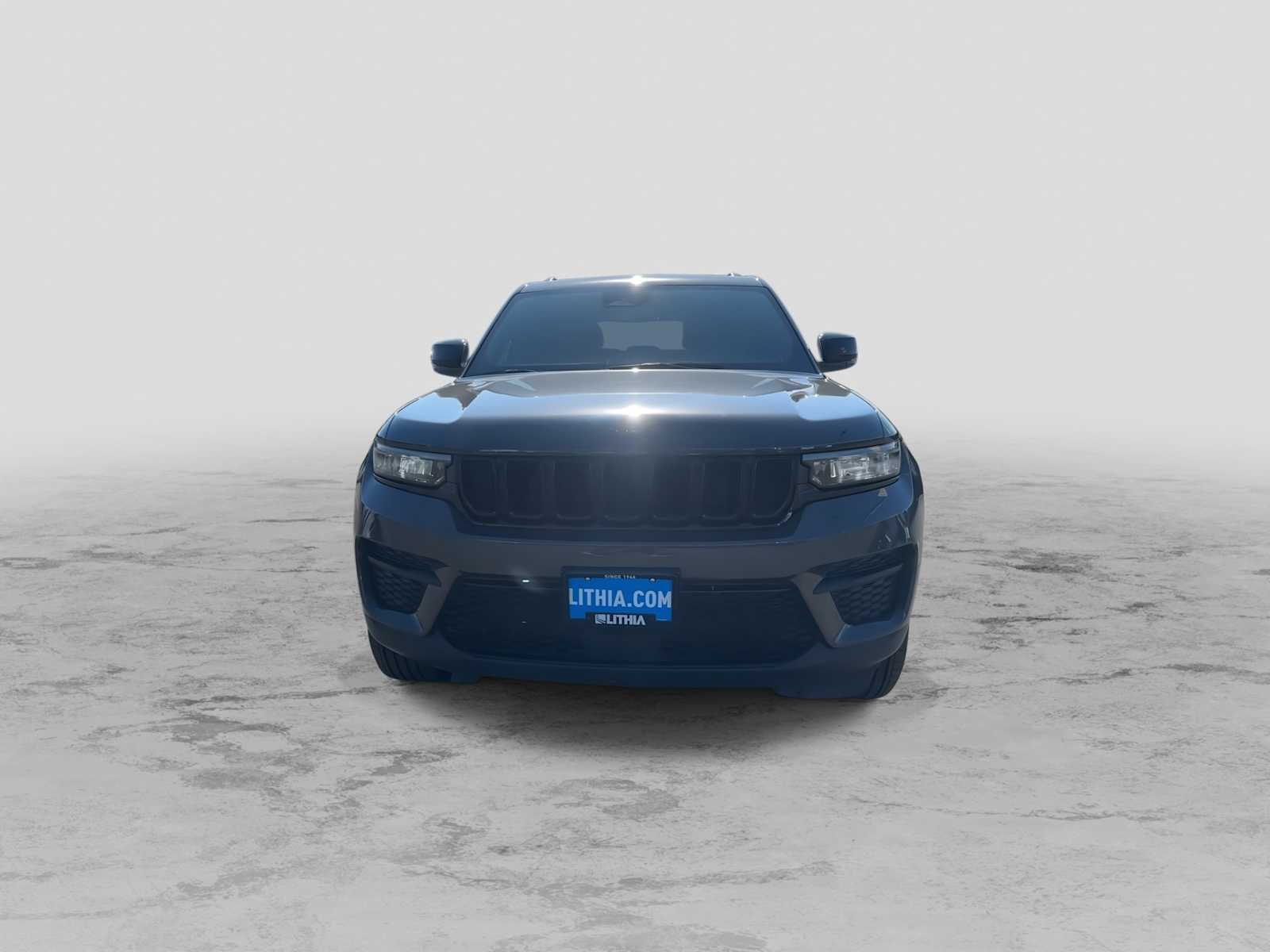 Thumbnail: 2024 Jeep Grand Cherokee - 3