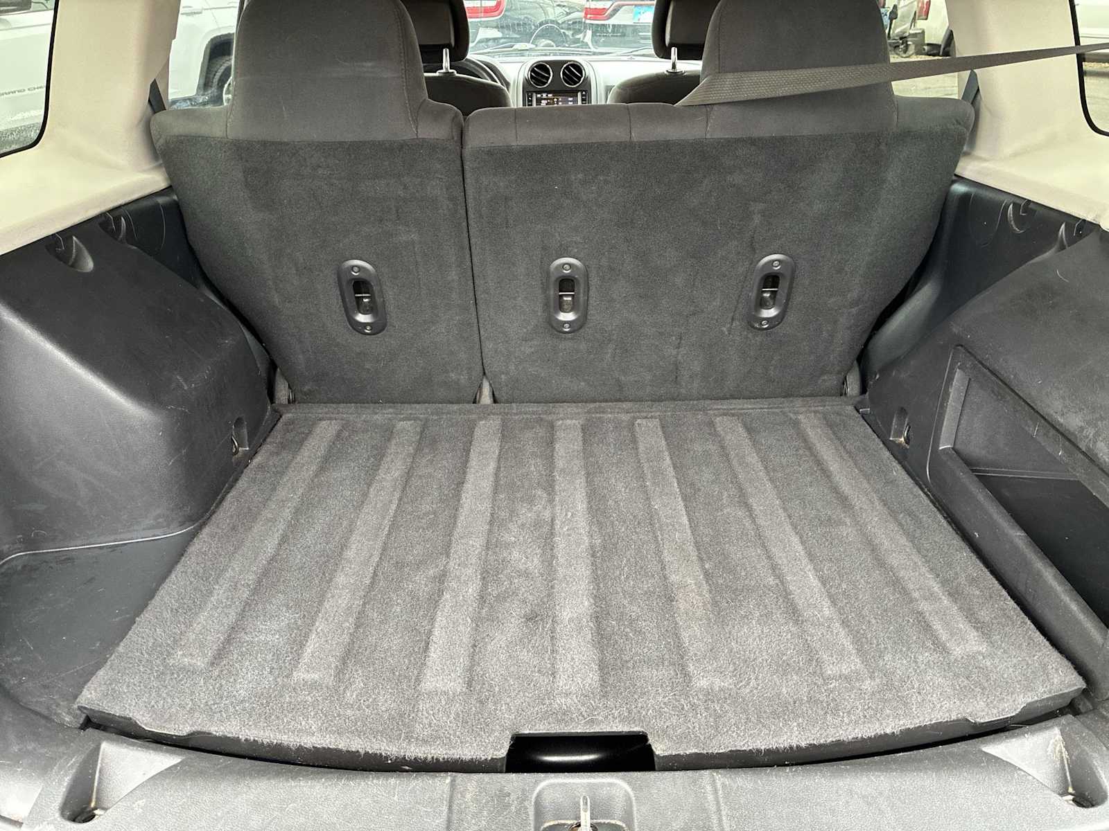 Thumbnail: 2016 Jeep Patriot - 19