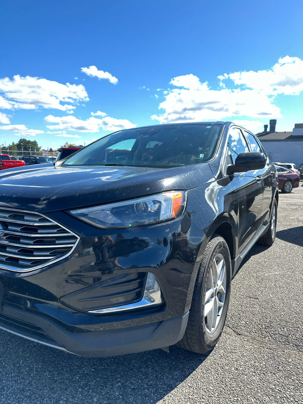 2022 Ford Edge SEL photo 2