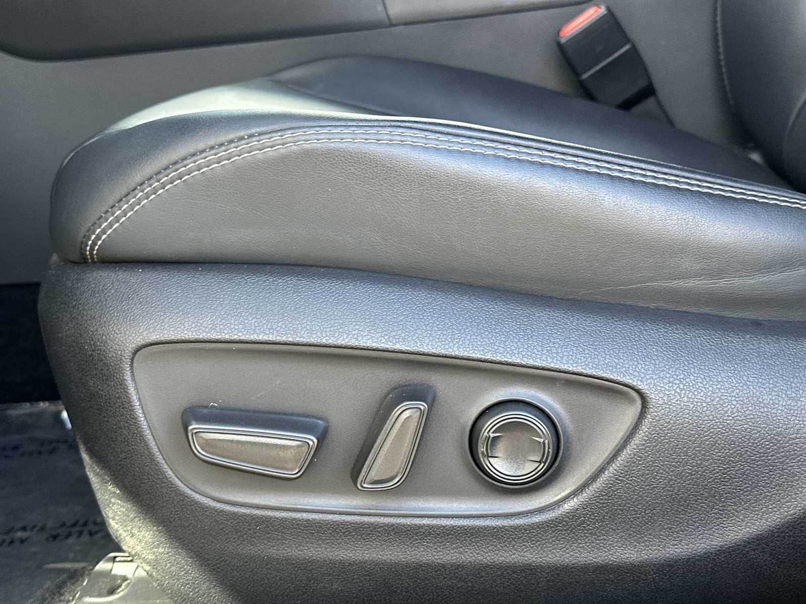 Thumbnail: 2022 Toyota RAV4 - 14