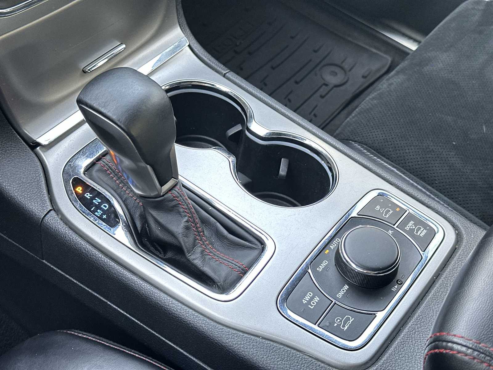 Thumbnail: 2017 Jeep Grand Cherokee - 22