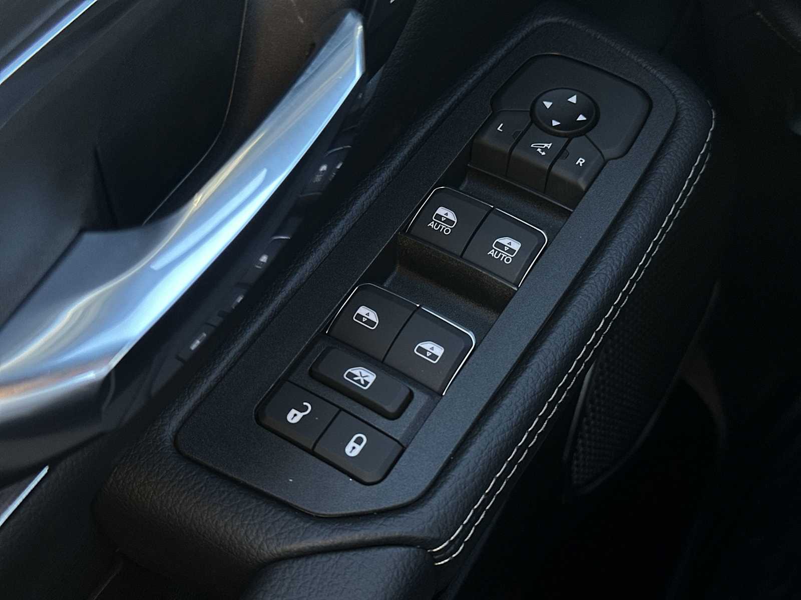 Thumbnail: 2026 RAM 1500 - 15