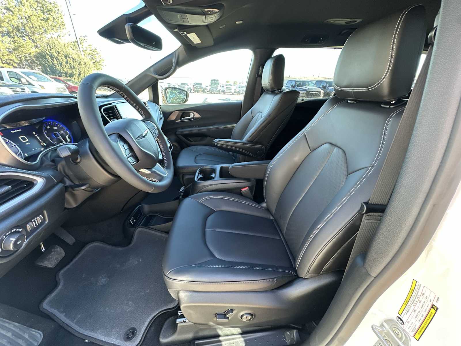 Thumbnail: 2026 Chrysler Pacifica - 14