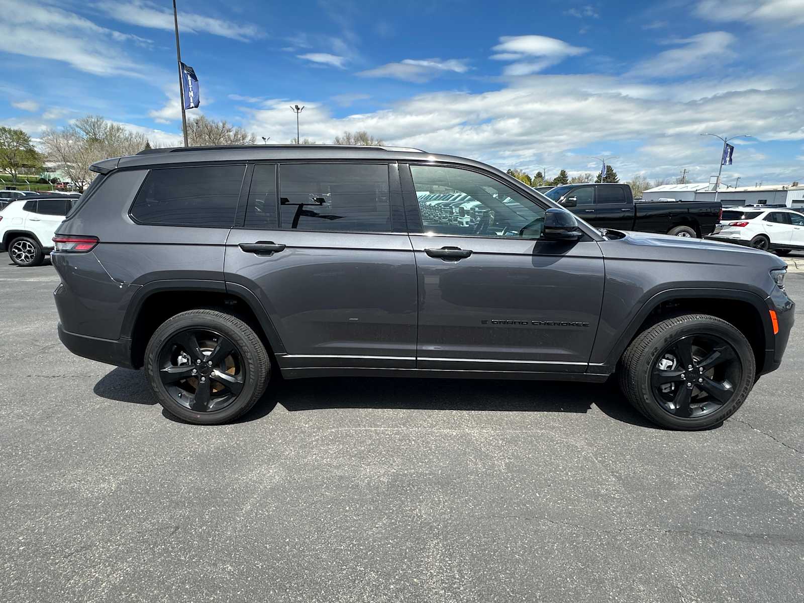 2025 Jeep Grand Cherokee Altitude 4