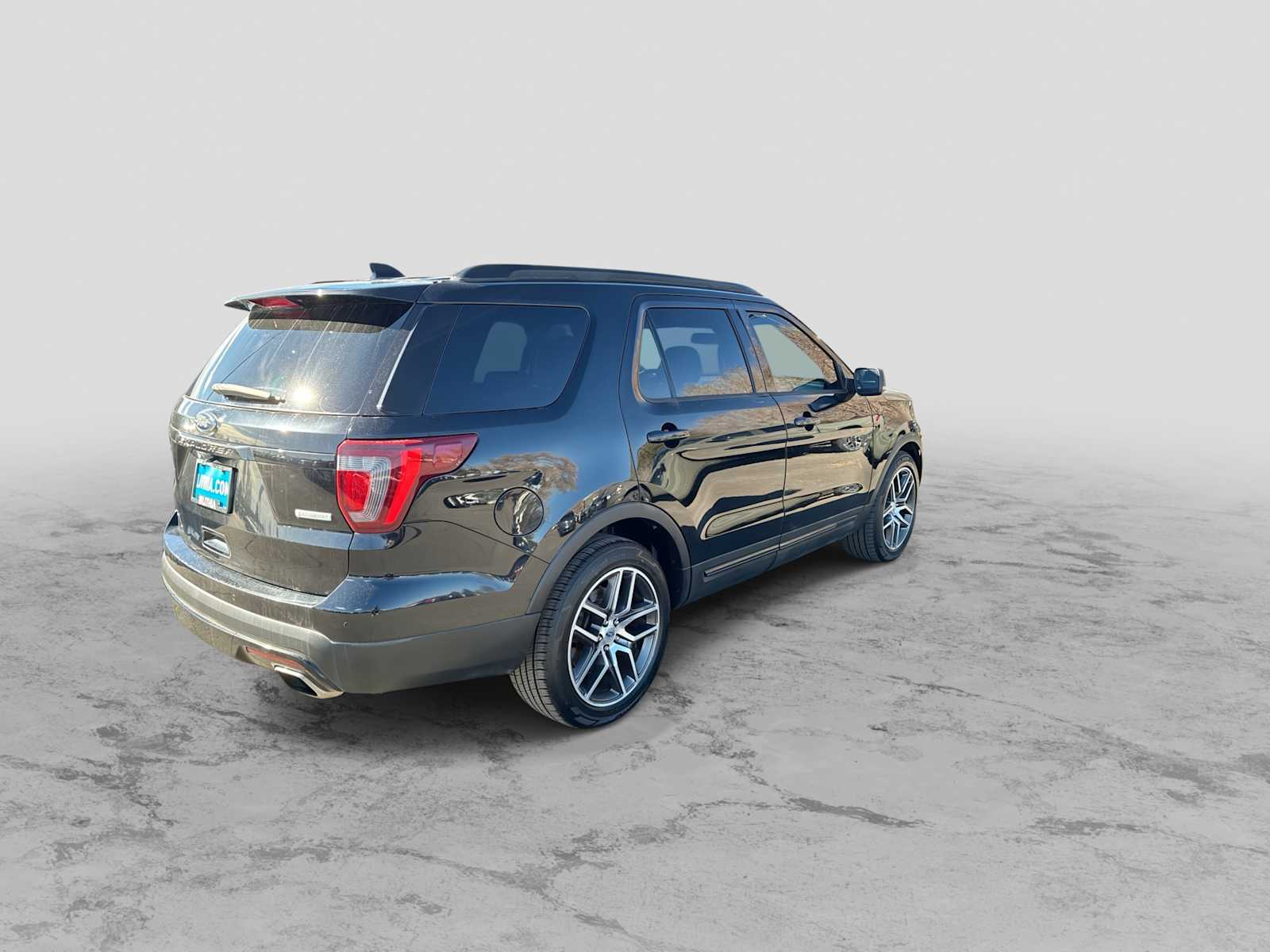 Thumbnail: 2016 Ford Explorer - 8