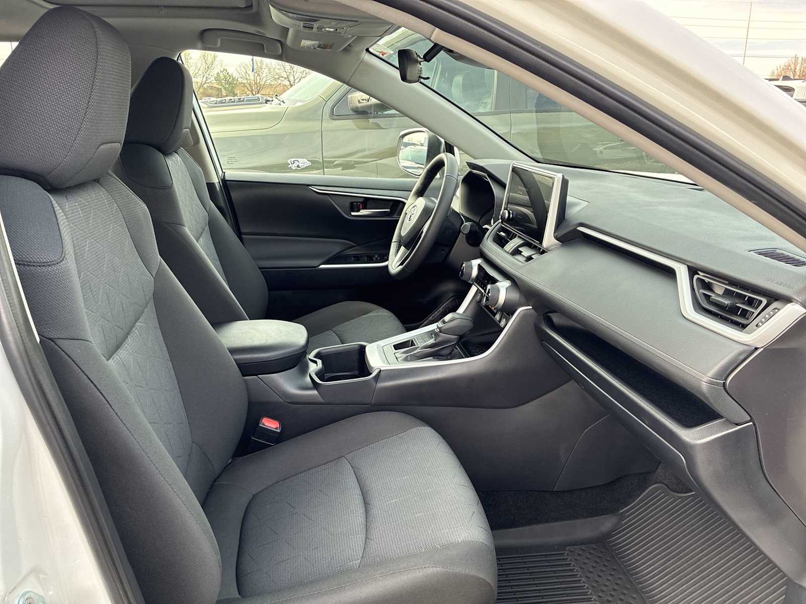 Thumbnail: 2025 Toyota RAV4 - 26