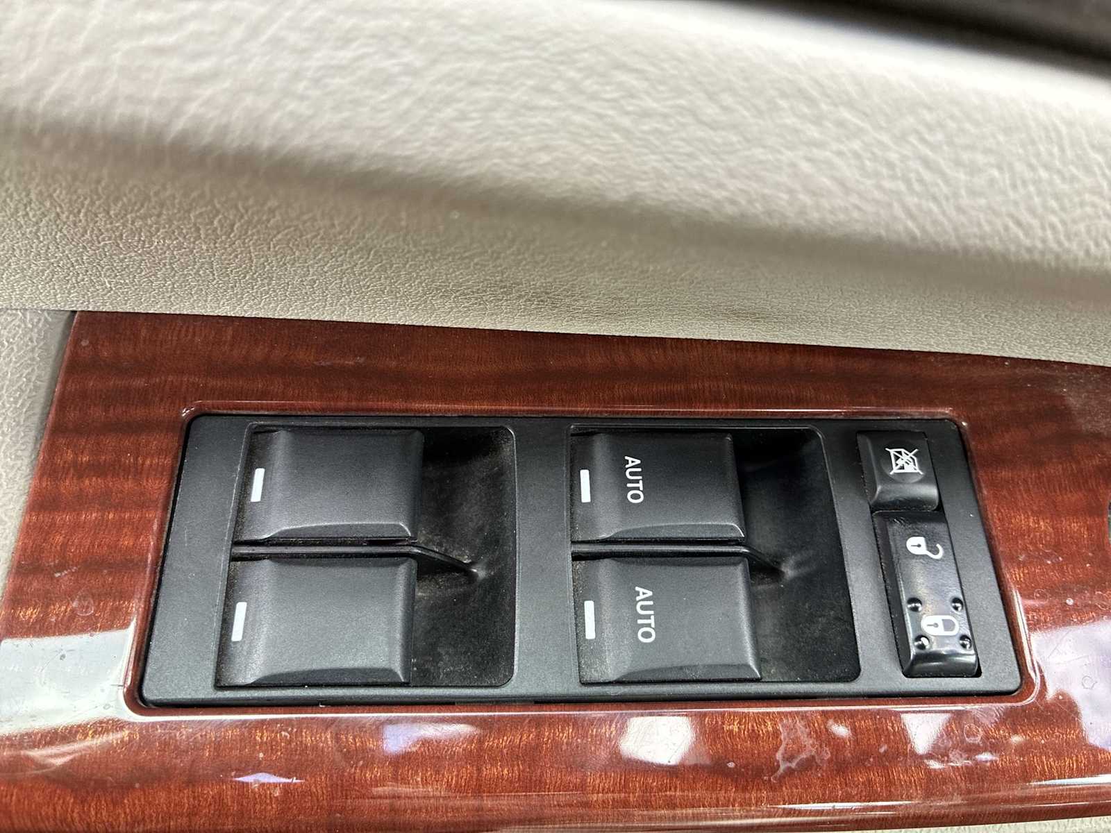 Thumbnail: 2007 Jeep Grand Cherokee - 15