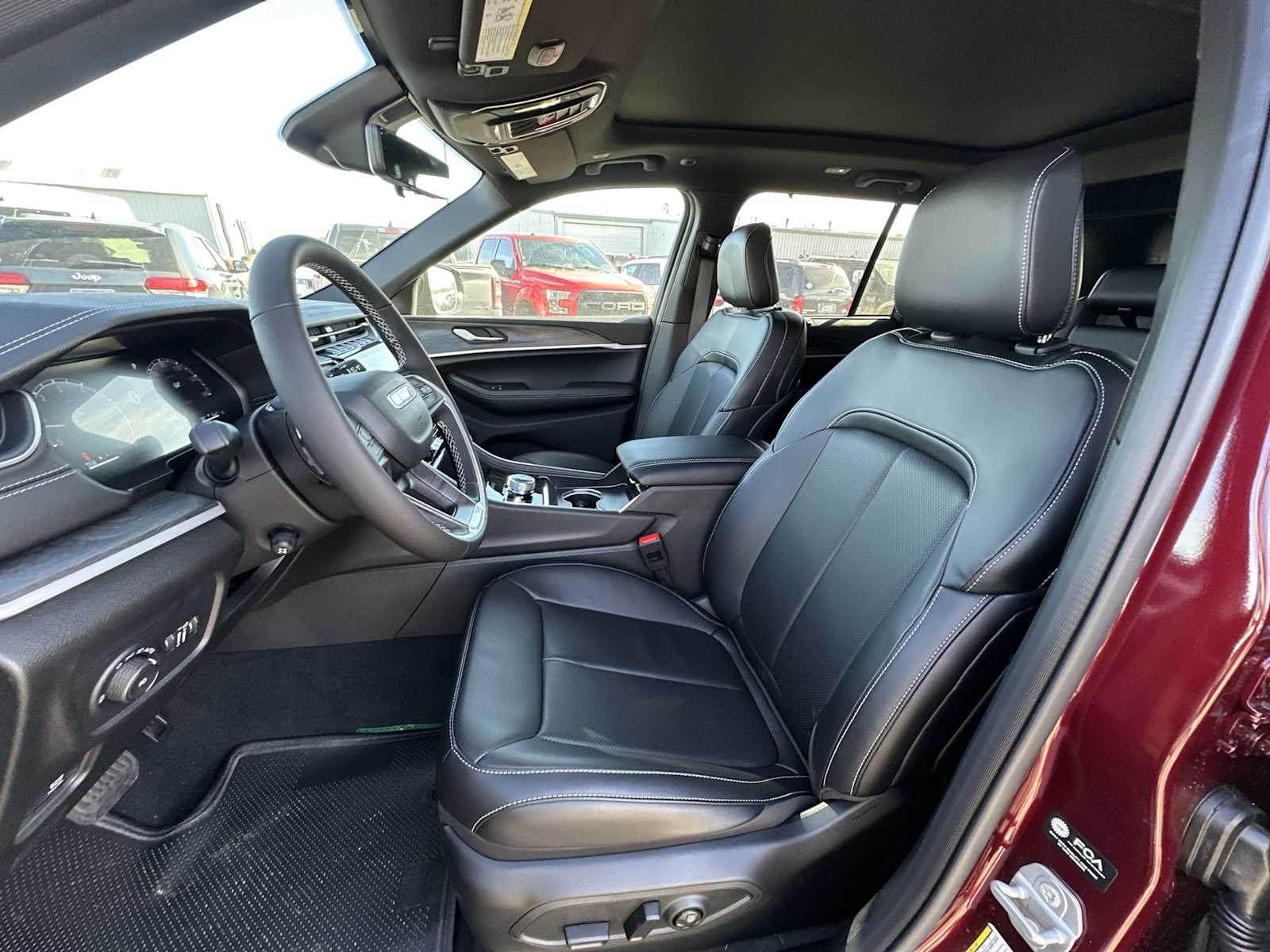 Thumbnail: 2025 Jeep Grand Cherokee - 13