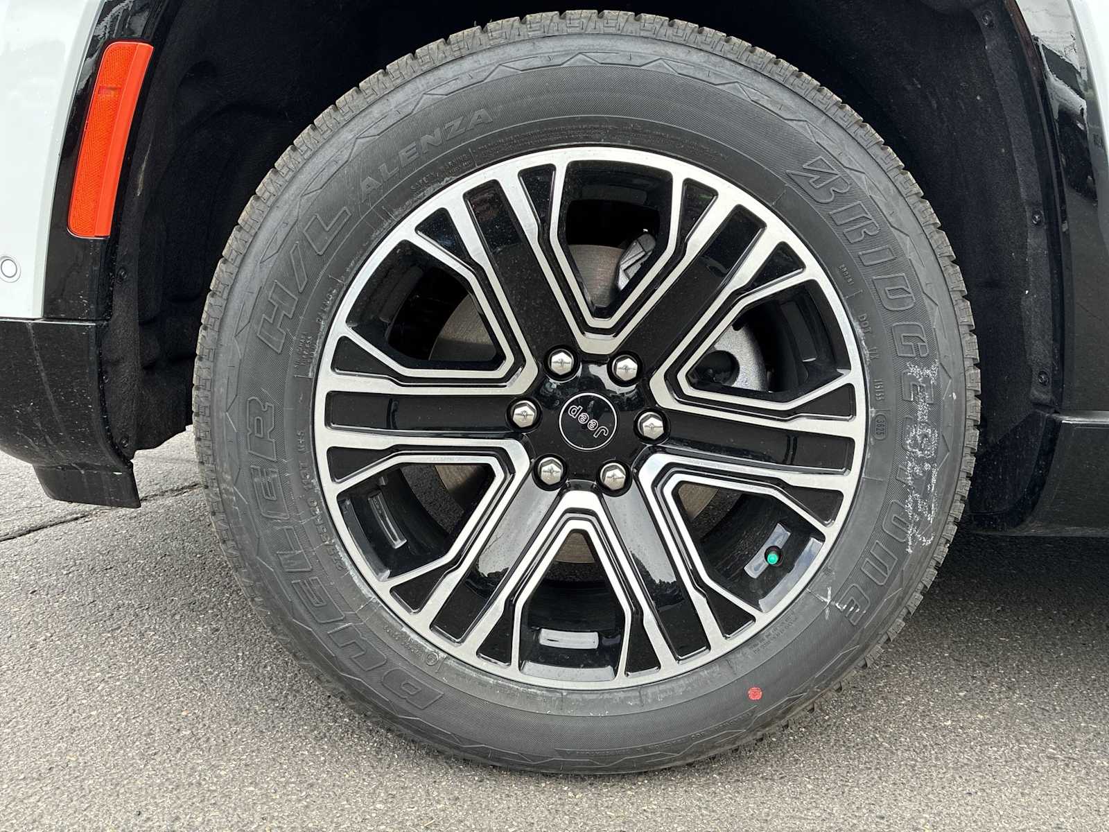 Thumbnail: 2026 Jeep Grand Wagoneer L - 19