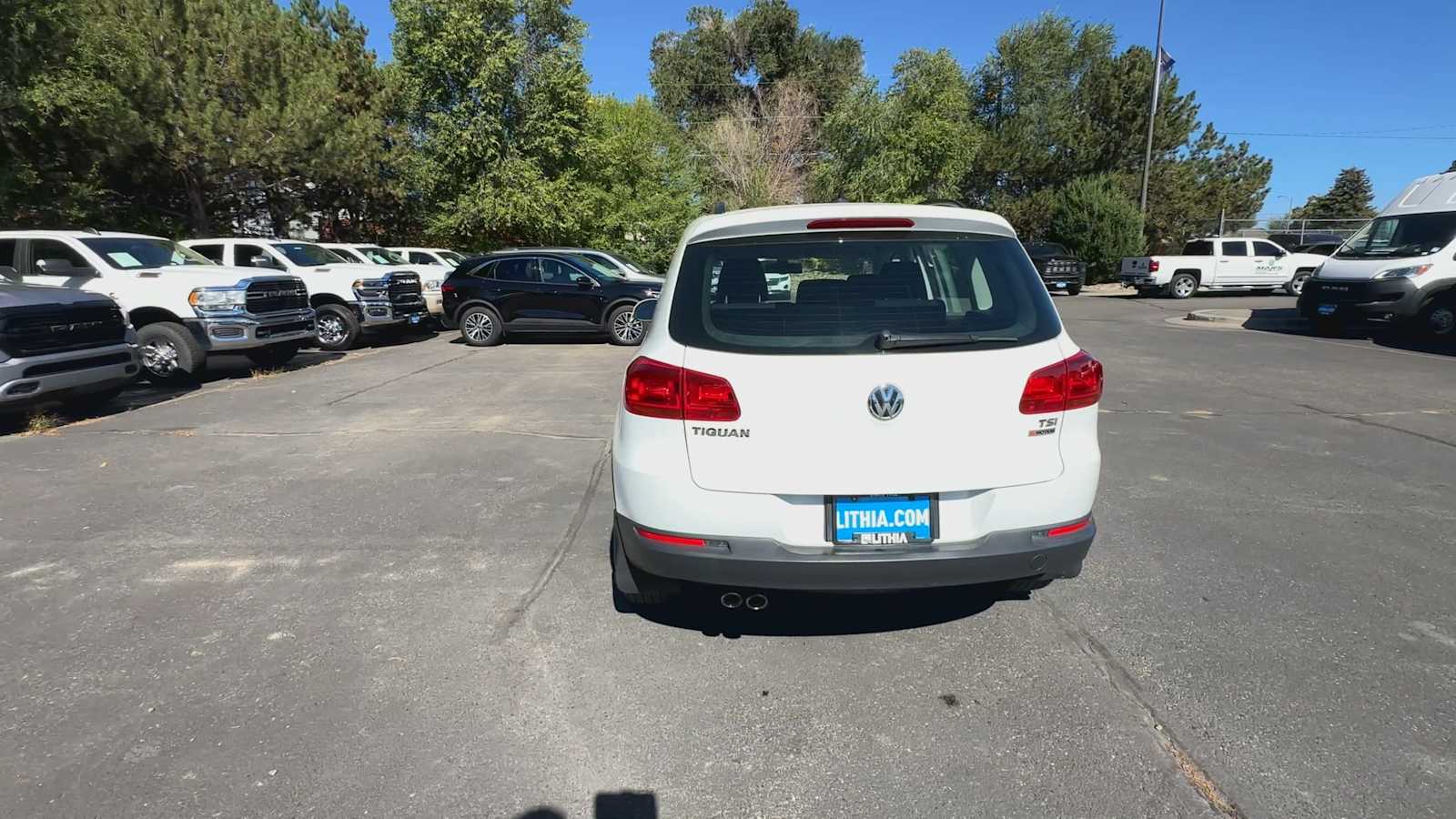 Thumbnail: 2017 Volkswagen Tiguan - 12