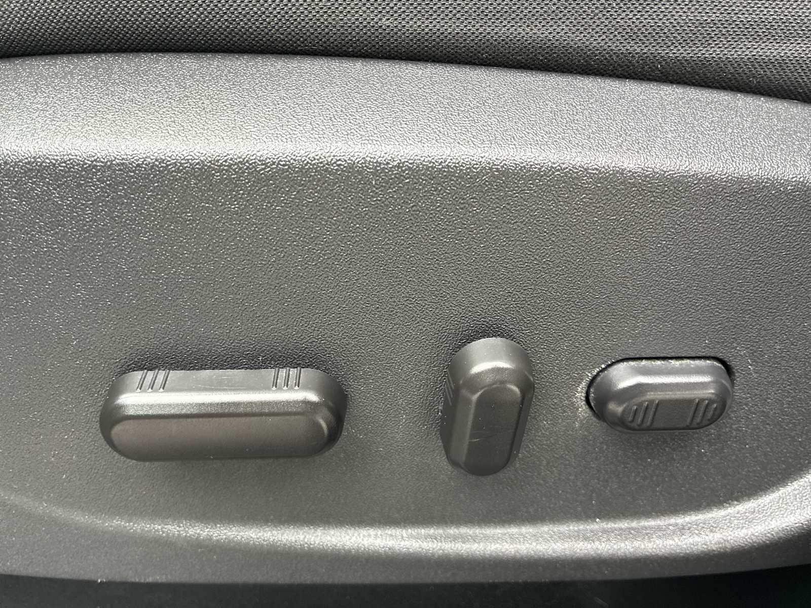 Thumbnail: 2018 Ford Escape - 14