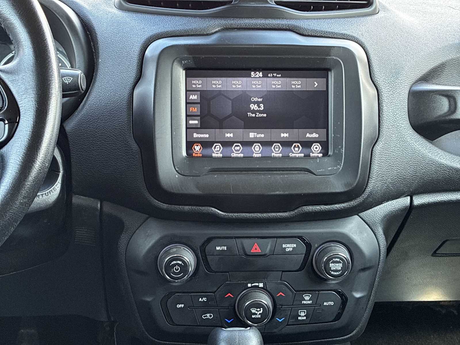 Thumbnail: 2019 Jeep Renegade - 12