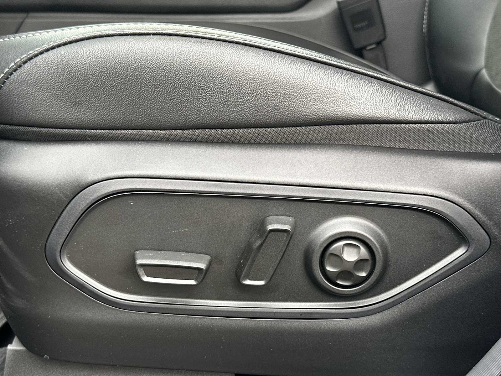 Thumbnail: 2025 Jeep Grand Cherokee - 14