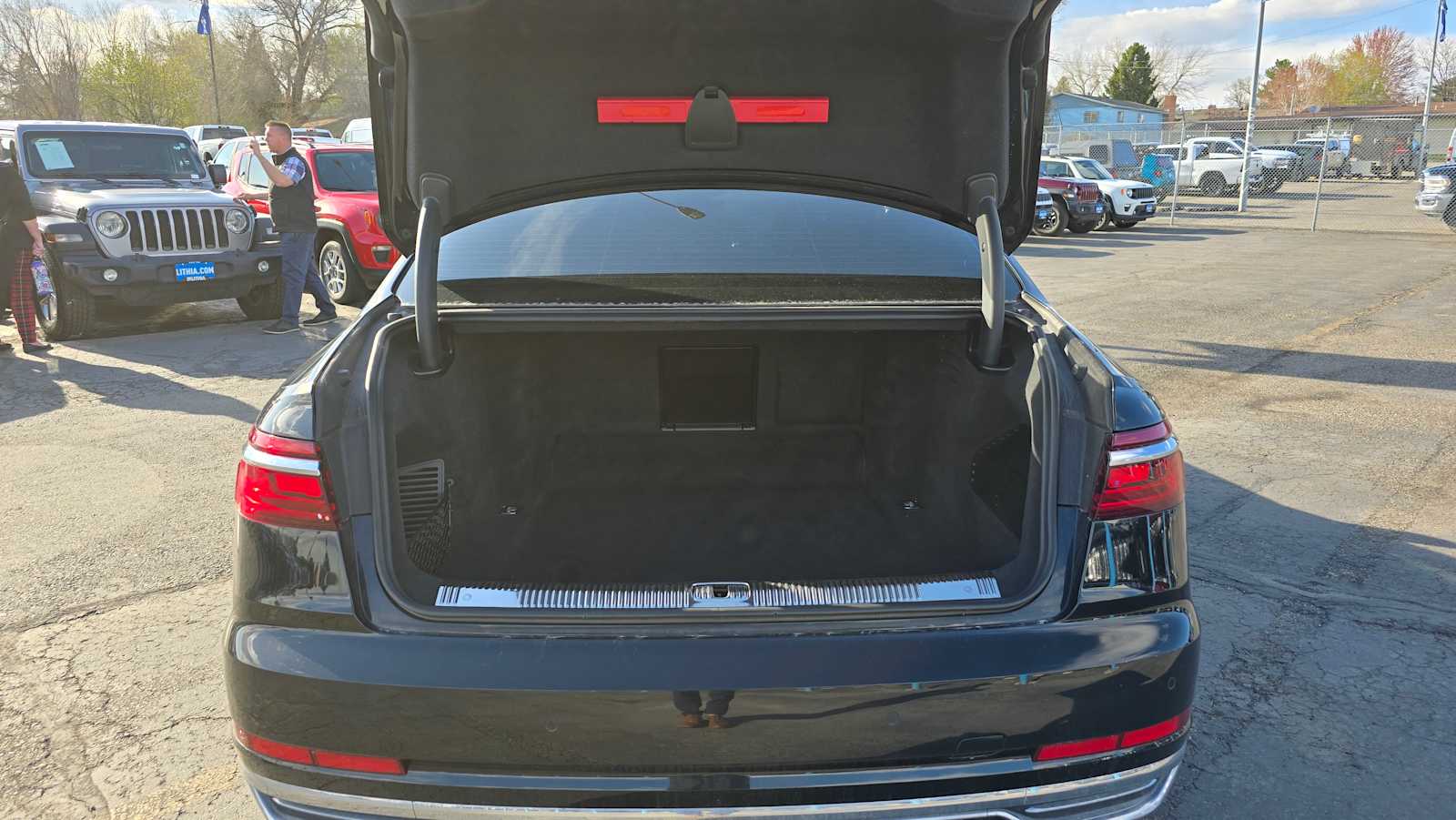 Thumbnail: 2020 Audi A8 - 8