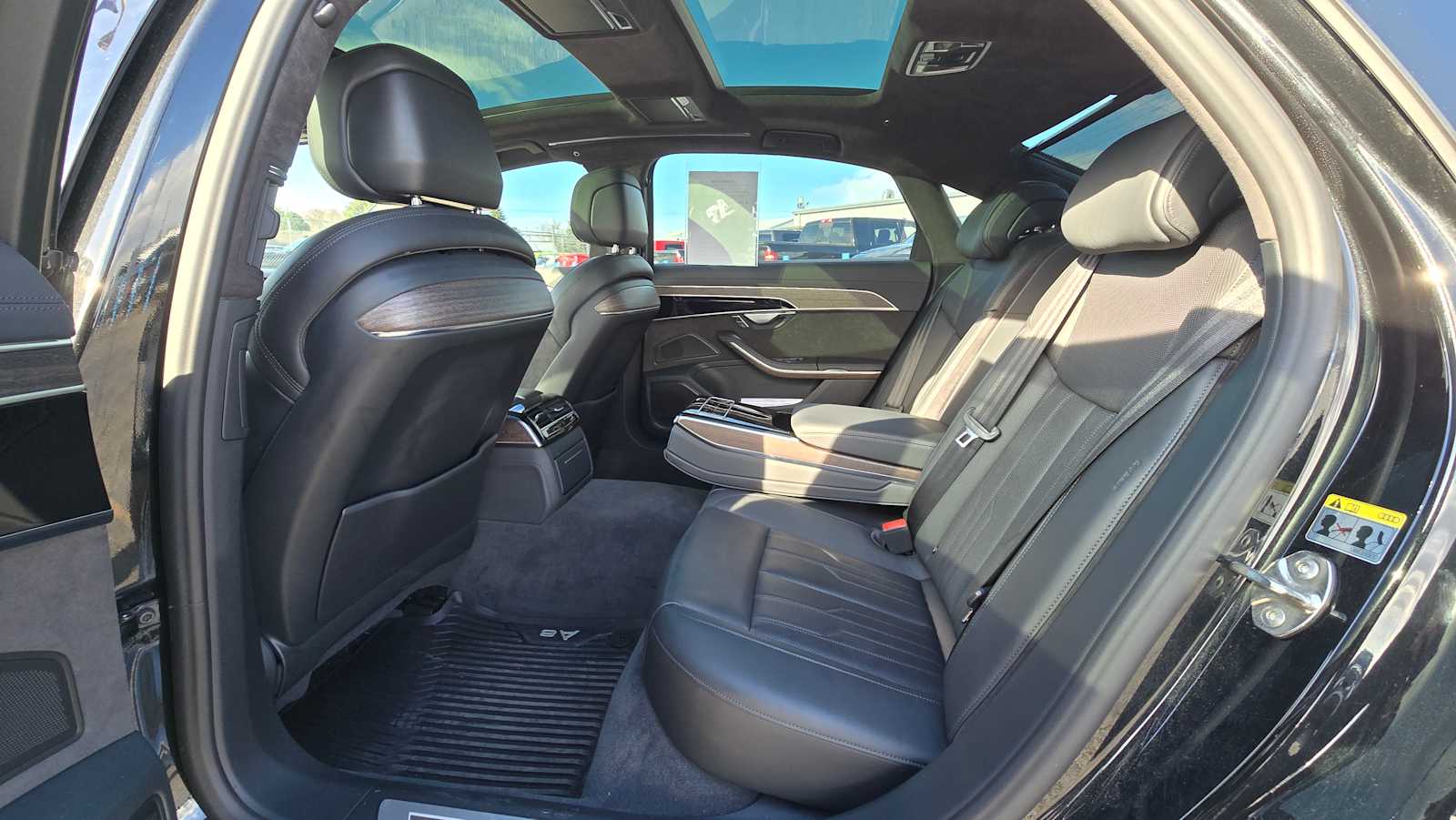 Thumbnail: 2020 Audi A8 - 13