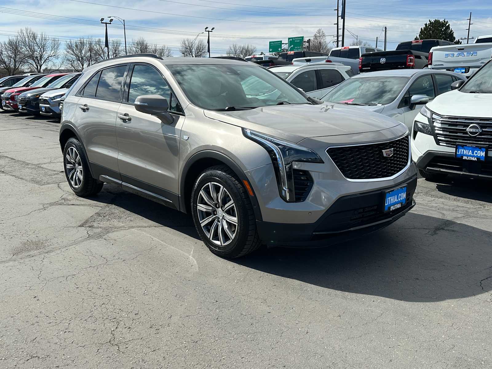 2022 Cadillac XT4 Sport photo 3