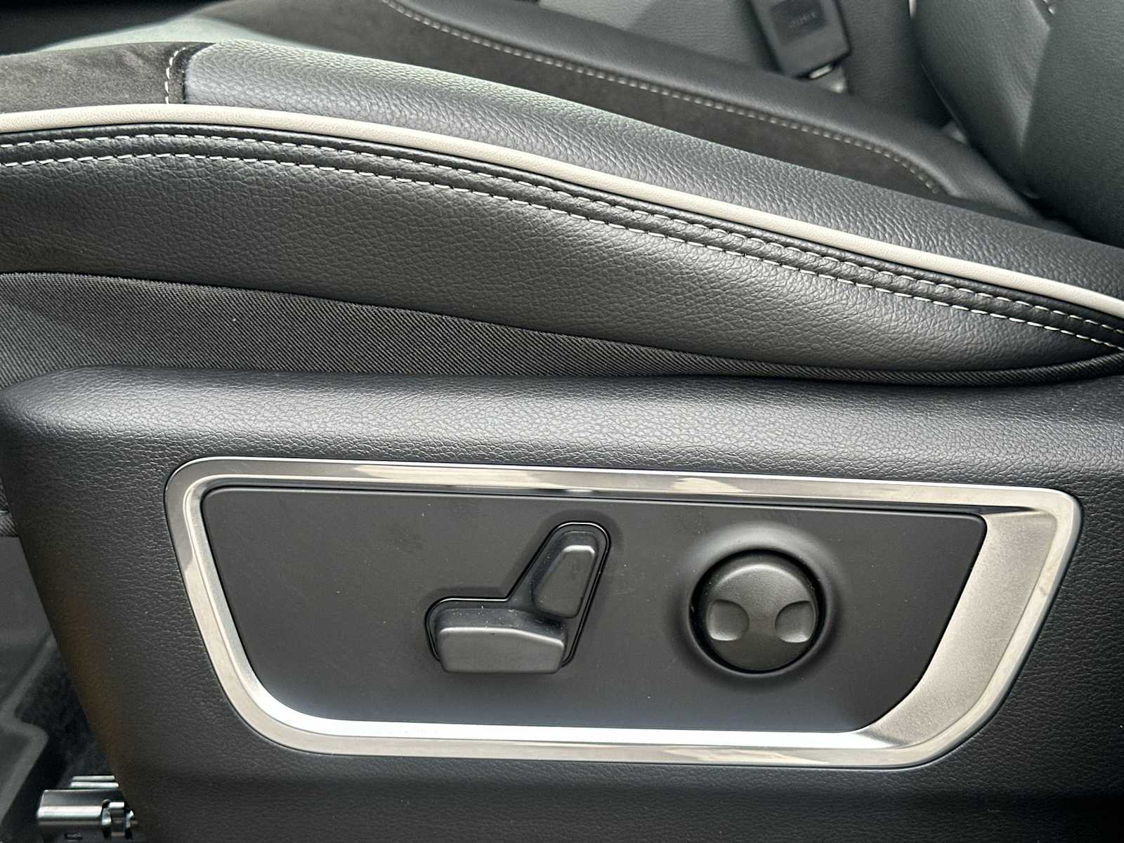 Thumbnail: 2026 RAM 1500 - 14