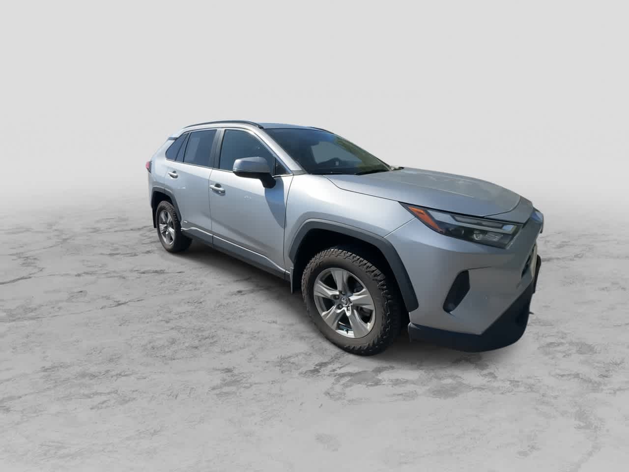 2022 Toyota RAV4 Hybrid XLE photo 2